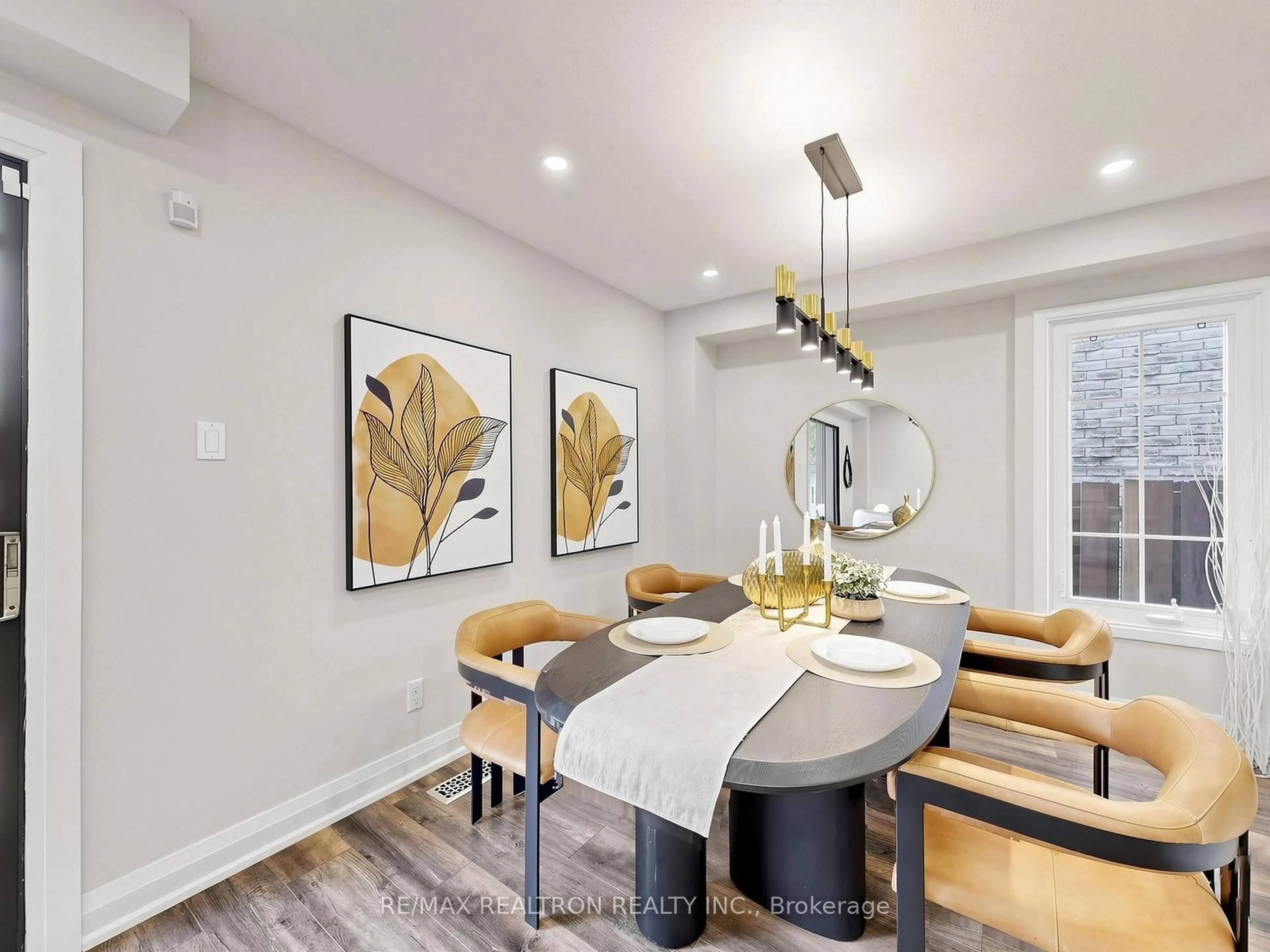 Dining room, unknown for 16 Foxglove Crt, Markham Ontario L3R 3Y3