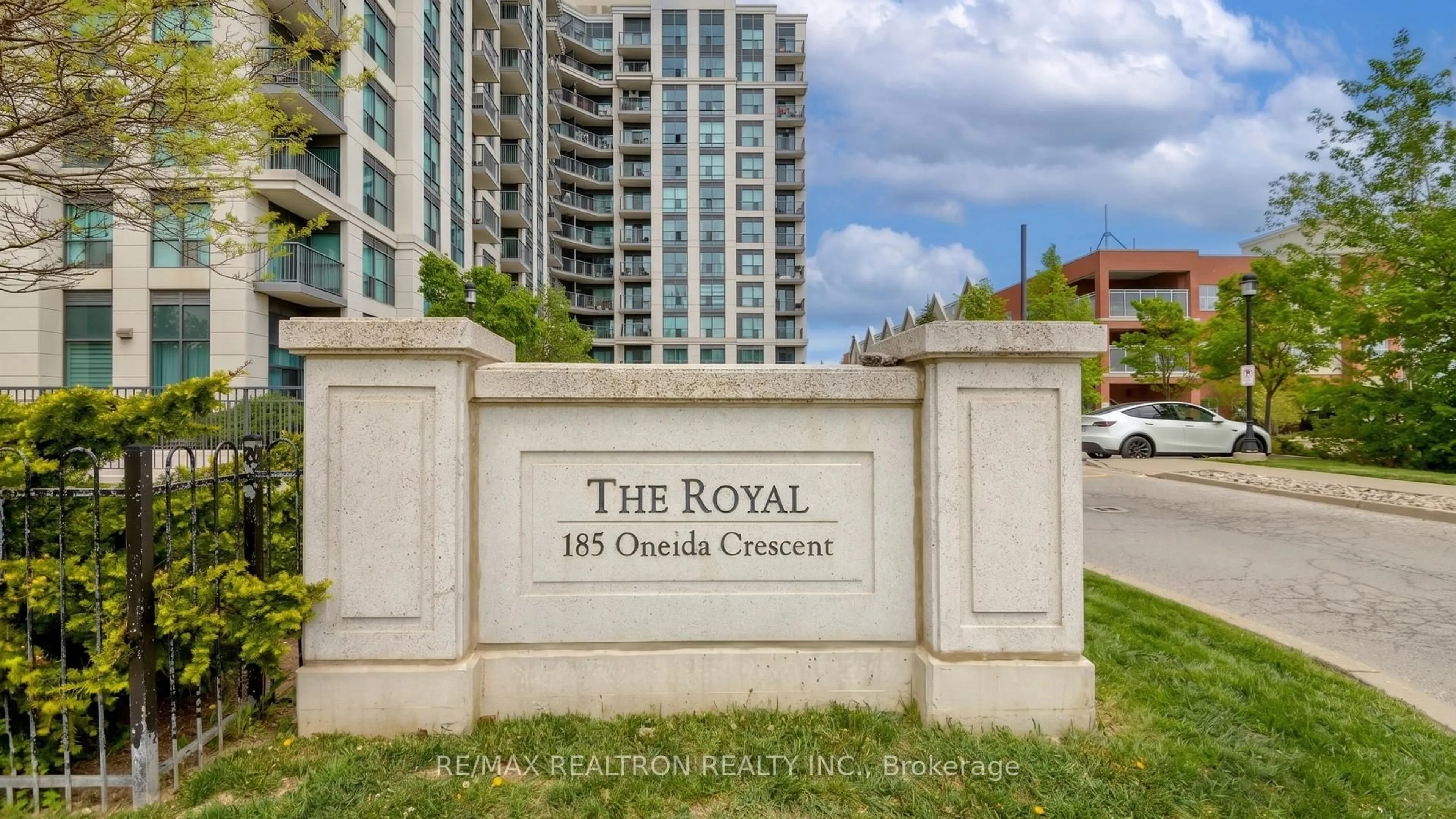 Unknown for 185 Oneida Cres #505, Richmond Hill Ontario L4B 0B1