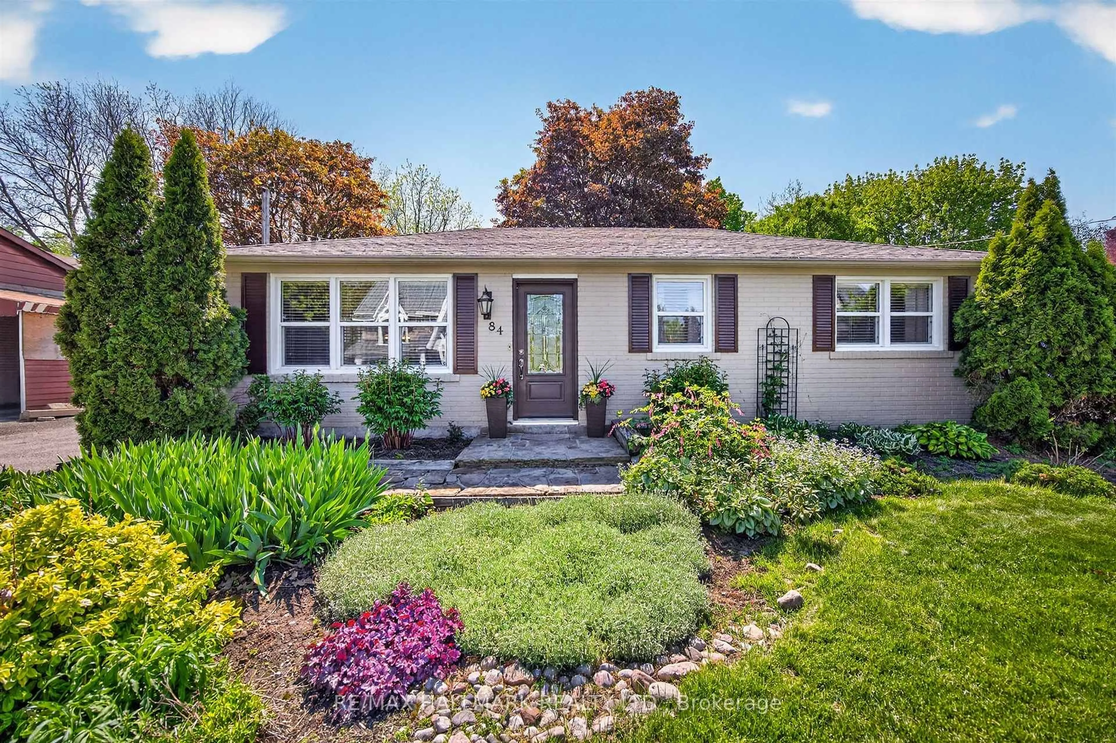 Unknown for 84 Park Dr, Whitchurch-Stouffville Ontario L4A 4T3