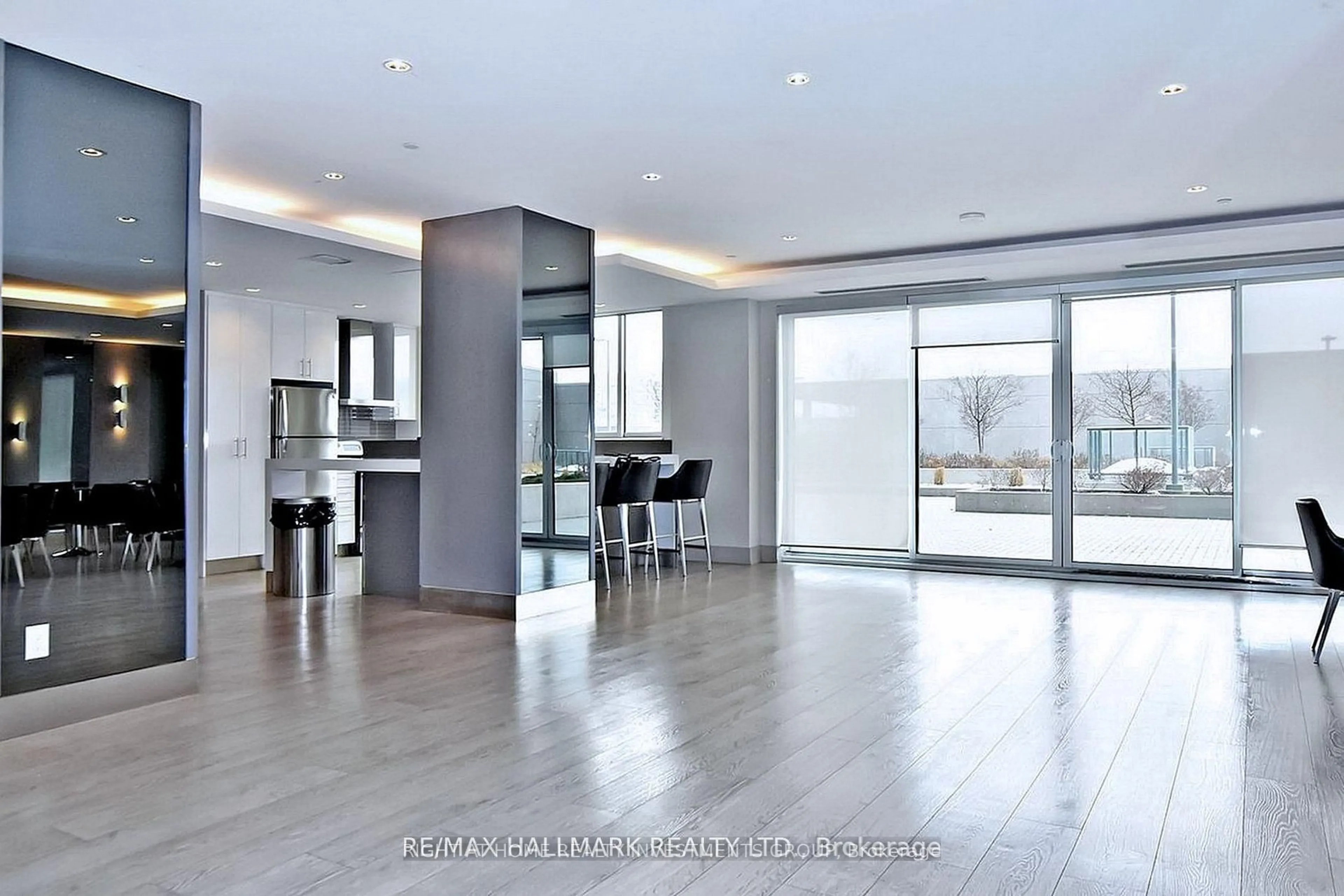 Unknown for 7165 Yonge St #833, Markham Ontario L3T 0C9