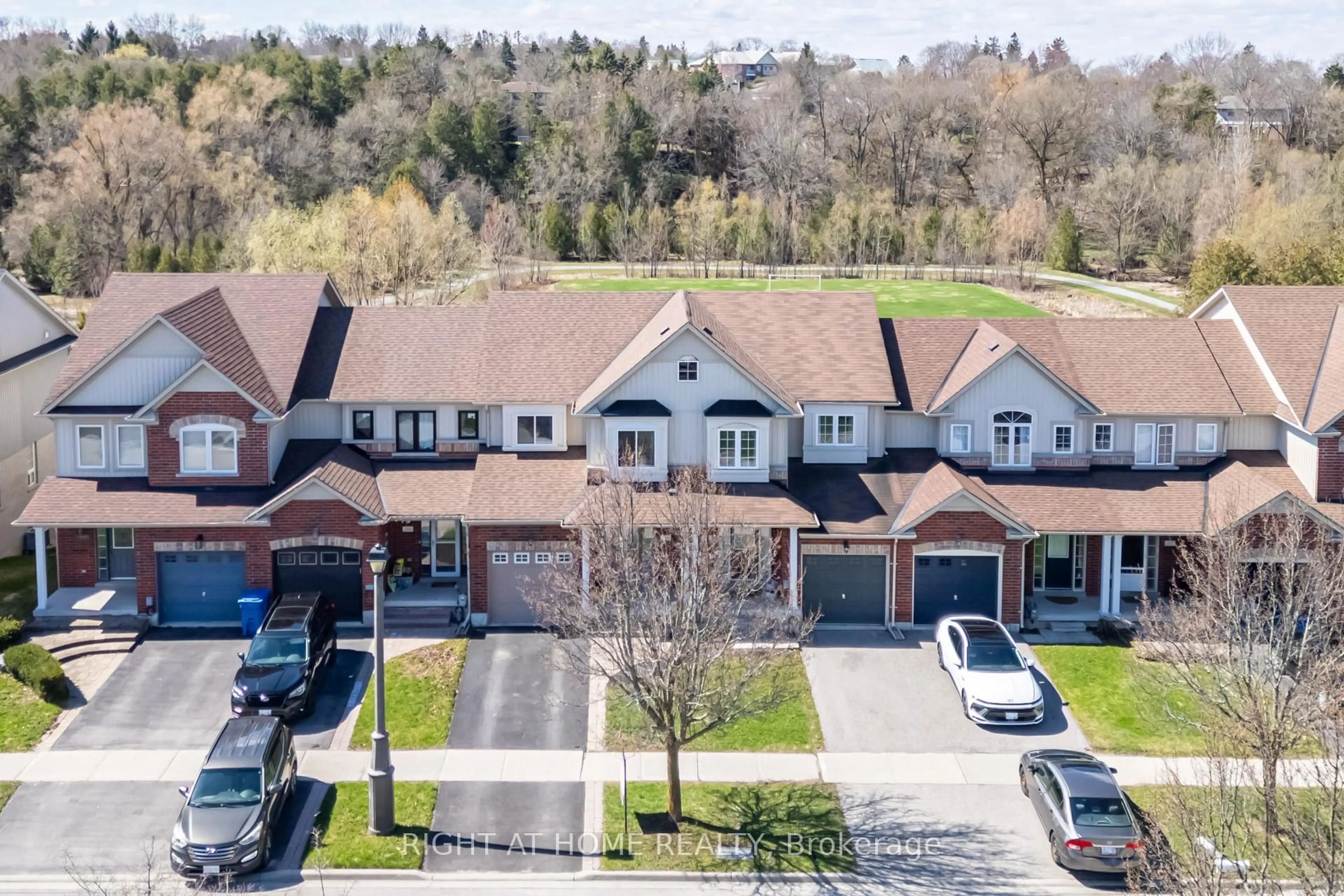 Unknown for 105 Hammill Hts, East Gwillimbury Ontario L0G 1M0