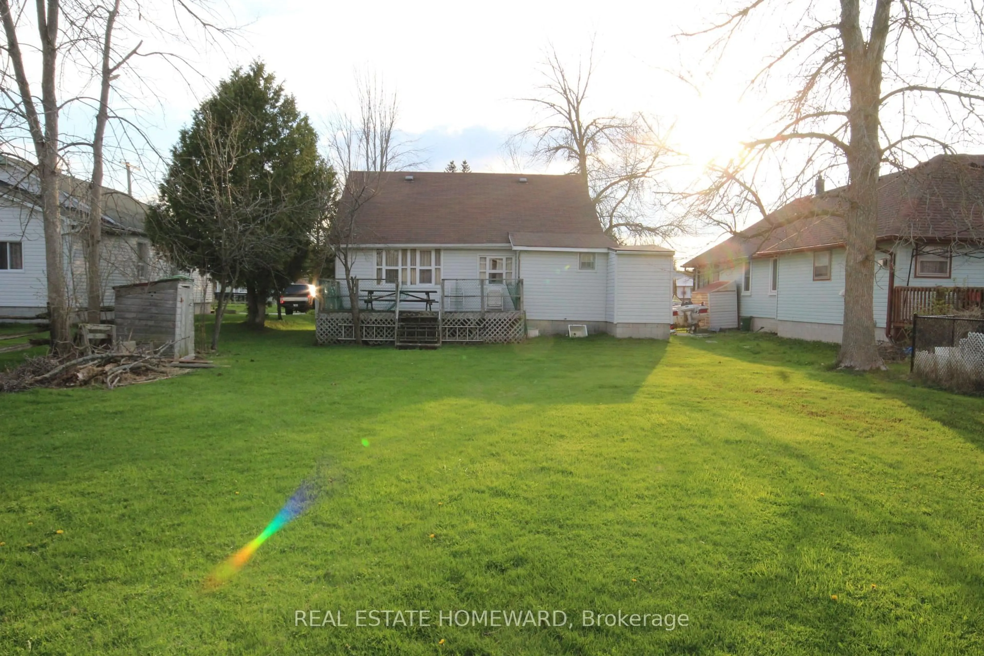 Unknown for 27125 Woodbine Ave, Georgina Ontario L4P 3E9
