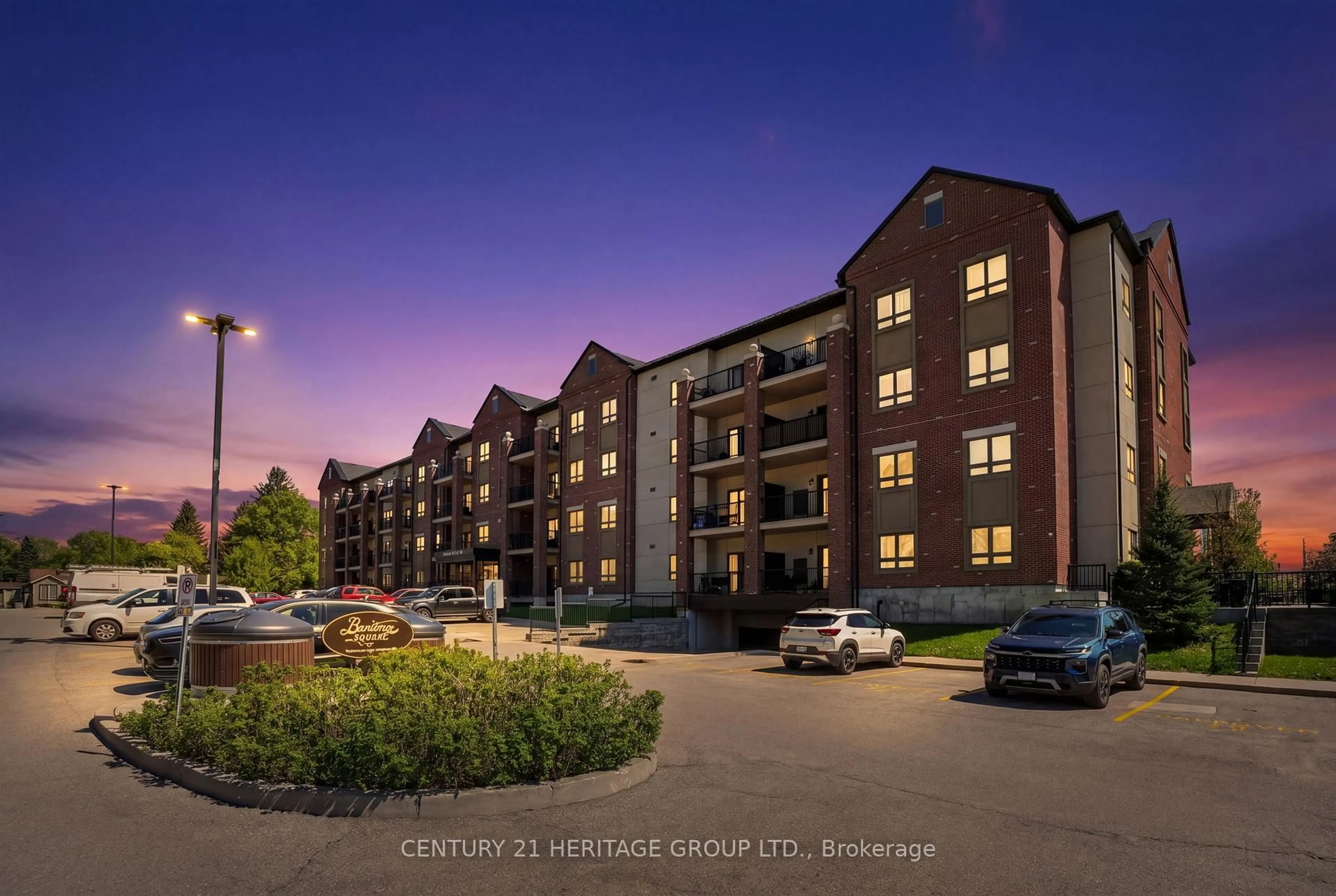 A pic from outside/outdoor area/front of a property/back of a property/a pic from drone, street for 161 Wellington St #410, New Tecumseth Ontario L9R 0R8