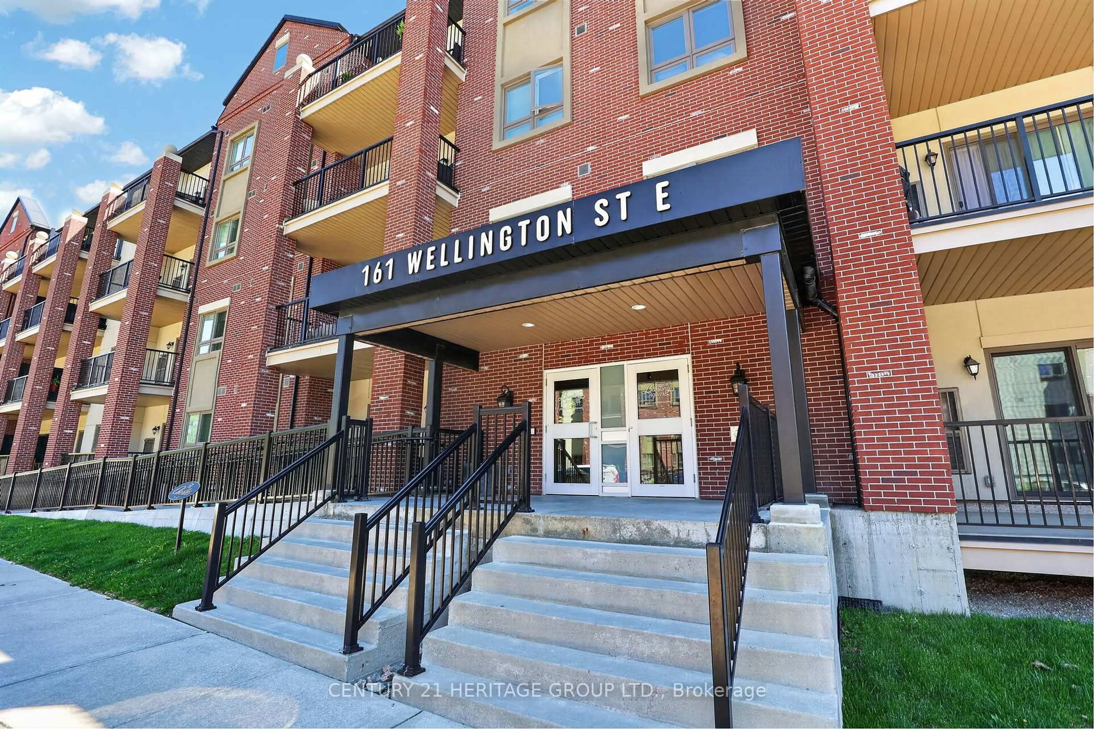 Indoor foyer for 161 Wellington St #410, New Tecumseth Ontario L9R 0R8
