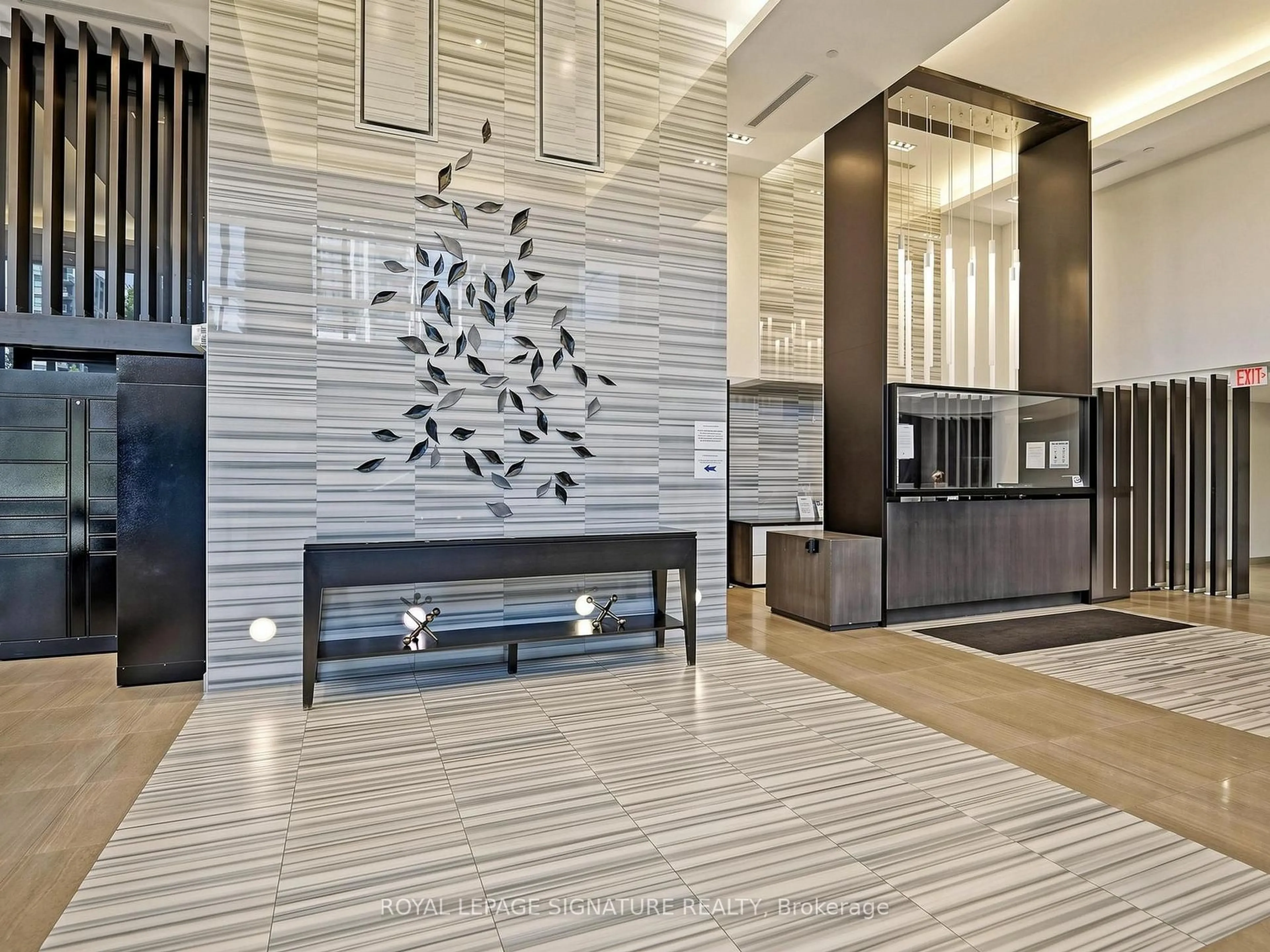 Lobby for 55 Oneida Cres #1210, Richmond Hill Ontario L4B 0E8