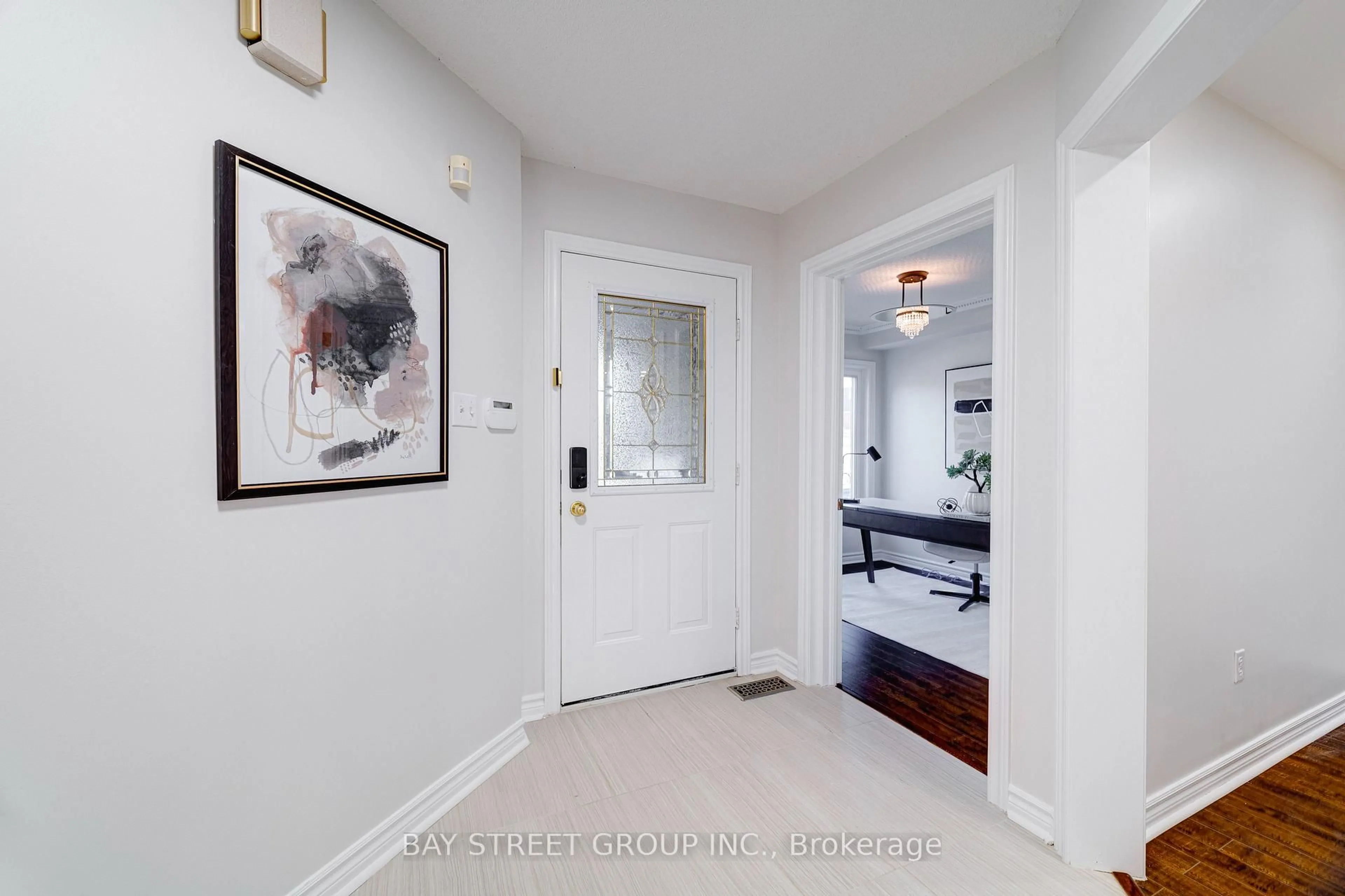 Indoor entryway for 69 Bilbermar Dr, Richmond Hill Ontario L4S 1B9