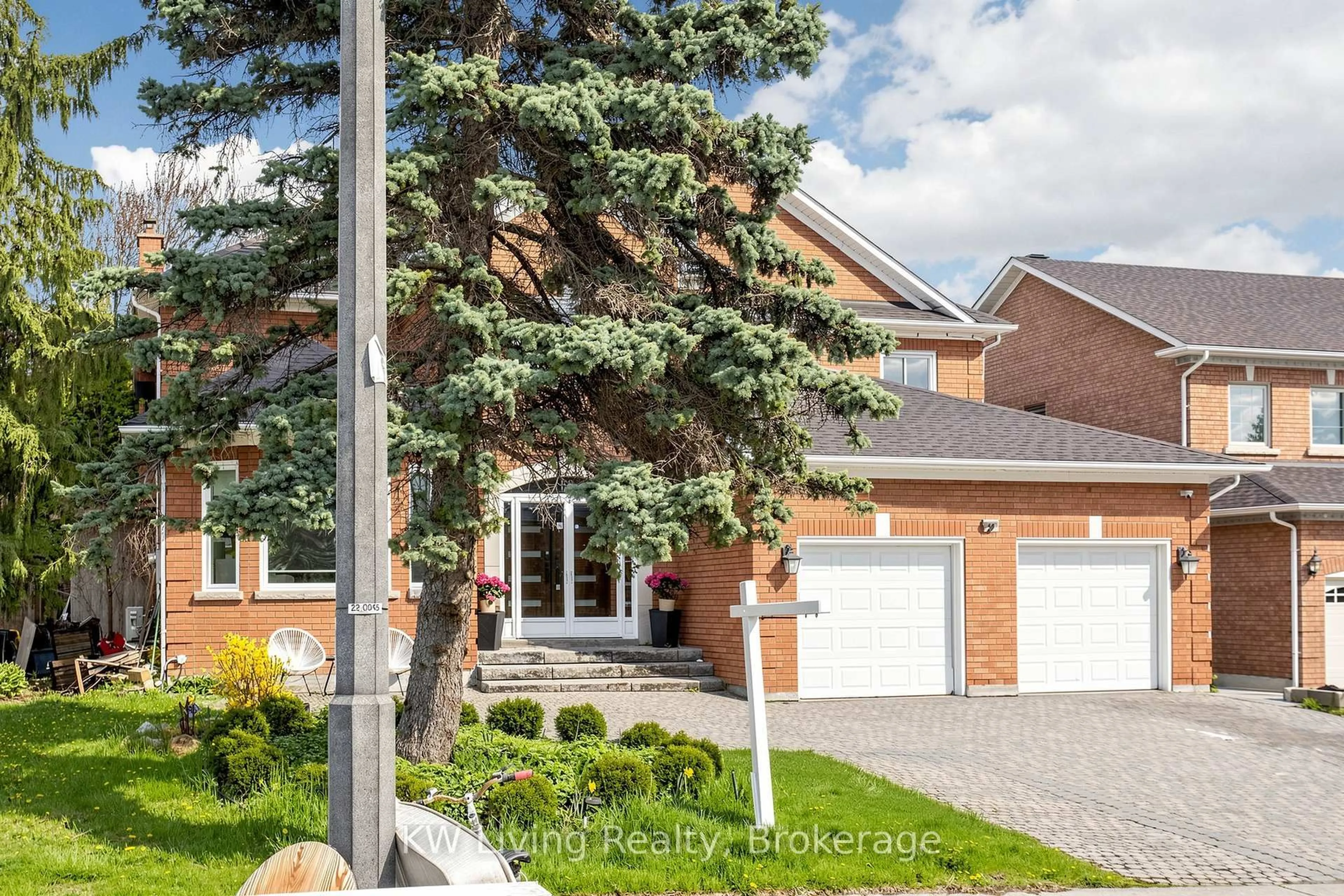 Home with brick exterior material, street for 50 King's Cross Ave, Richmond Hill Ontario L4B 2S9