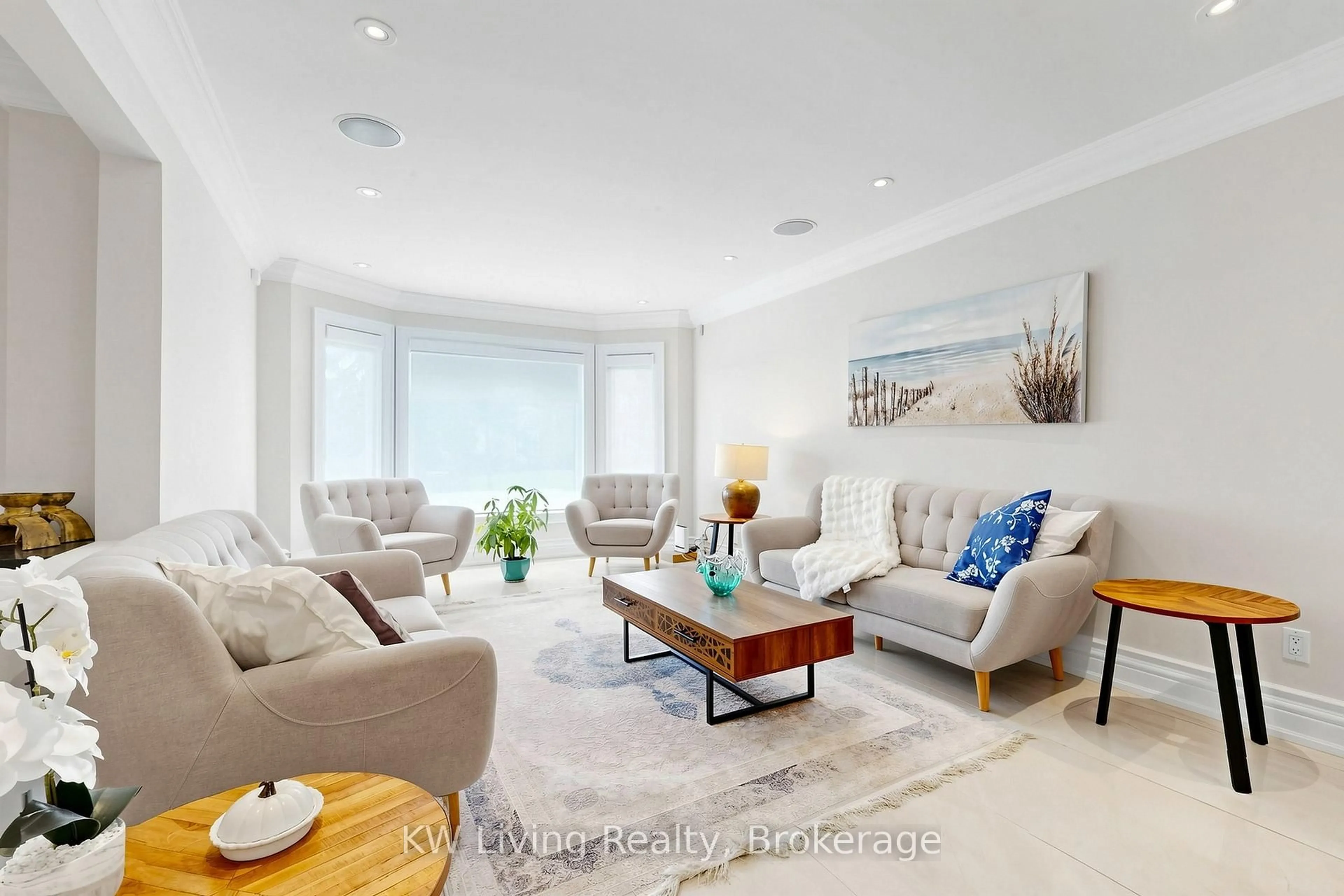 Living room with furniture, ceramic/tile floor for 50 King's Cross Ave, Richmond Hill Ontario L4B 2S9