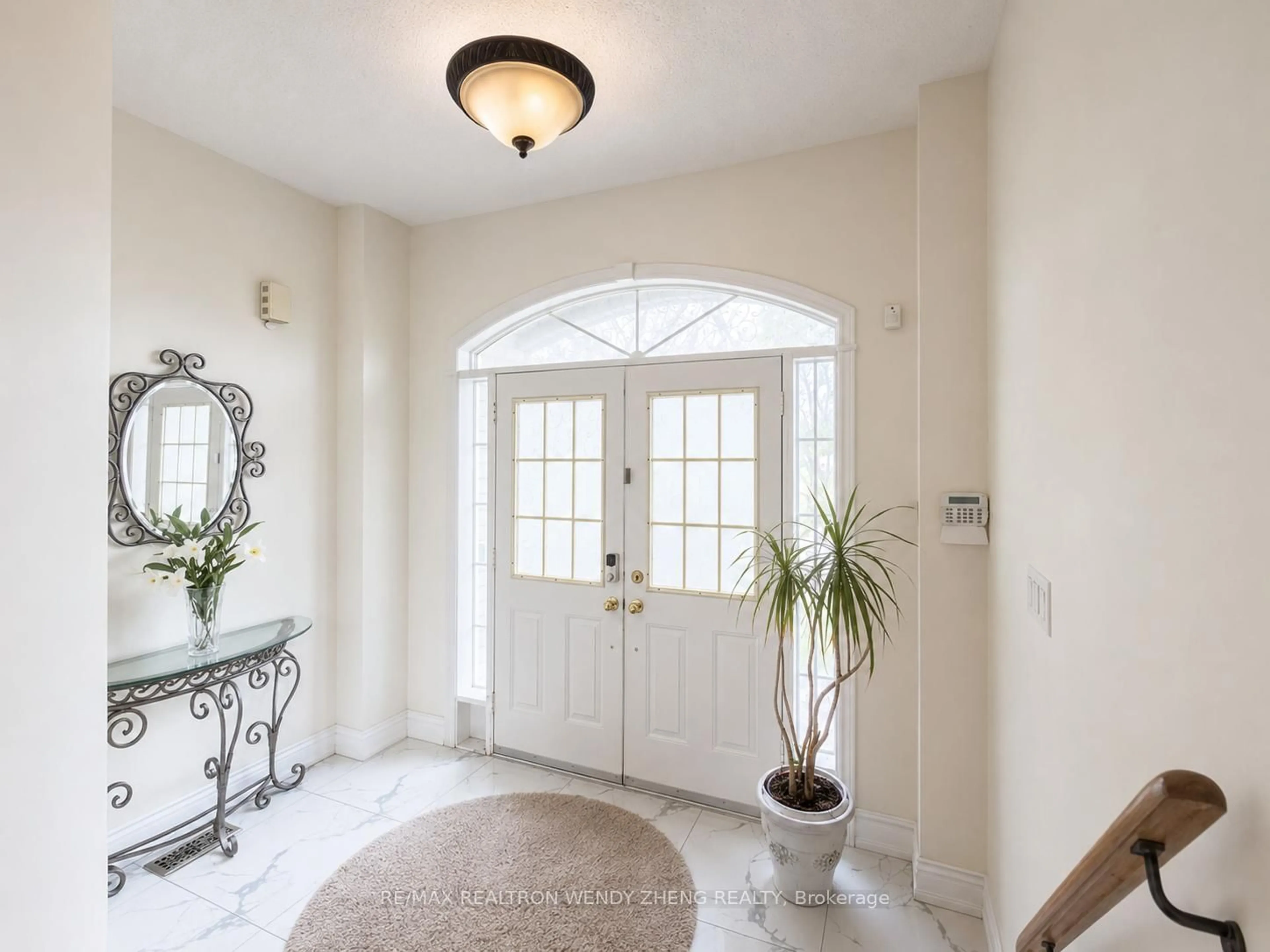 Indoor entryway for 106 Domingo St, Vaughan Ontario L6A 3H5