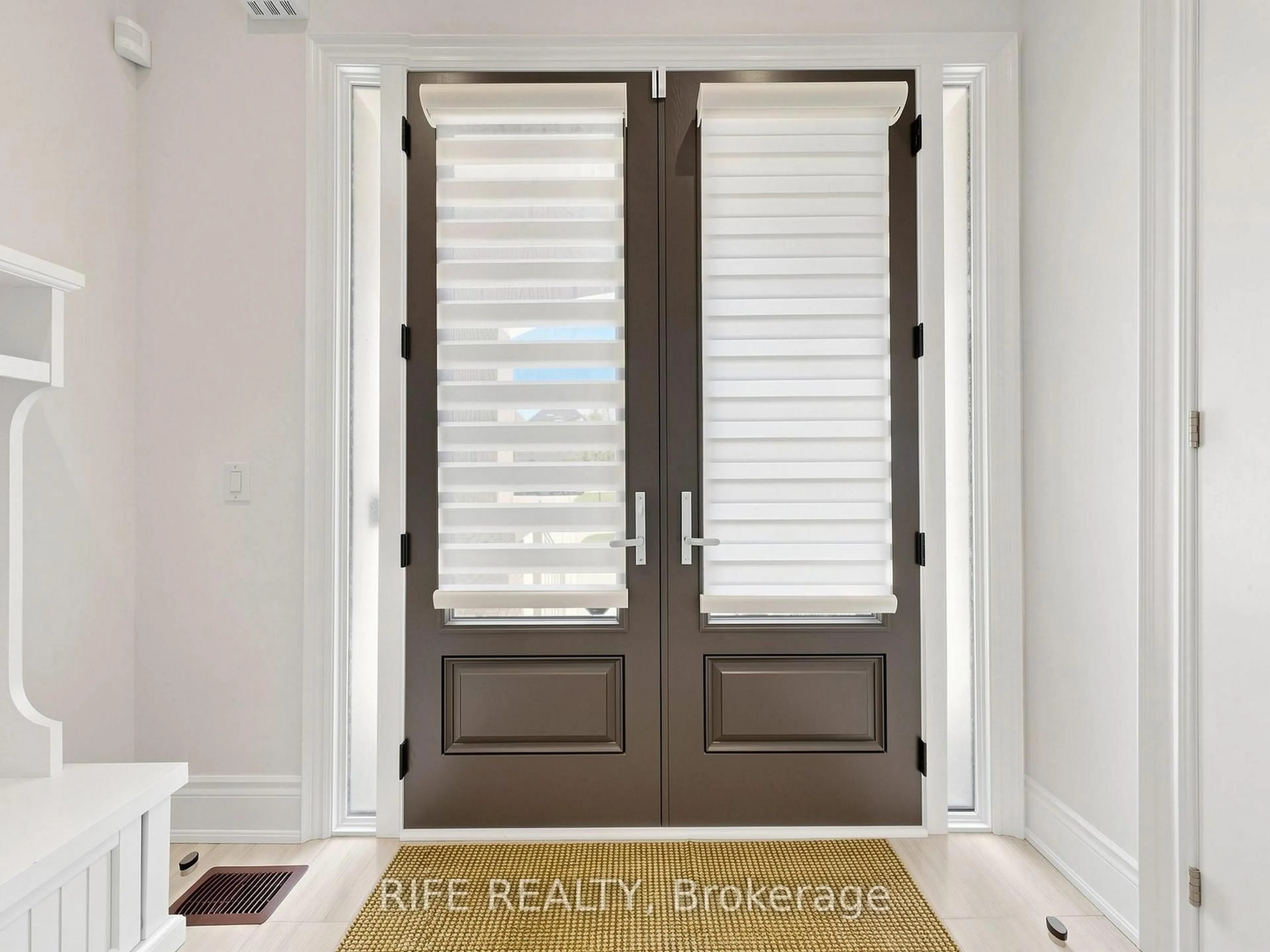 Indoor entryway for 18 Rossini Dr, Richmond Hill Ontario L4E 0R5