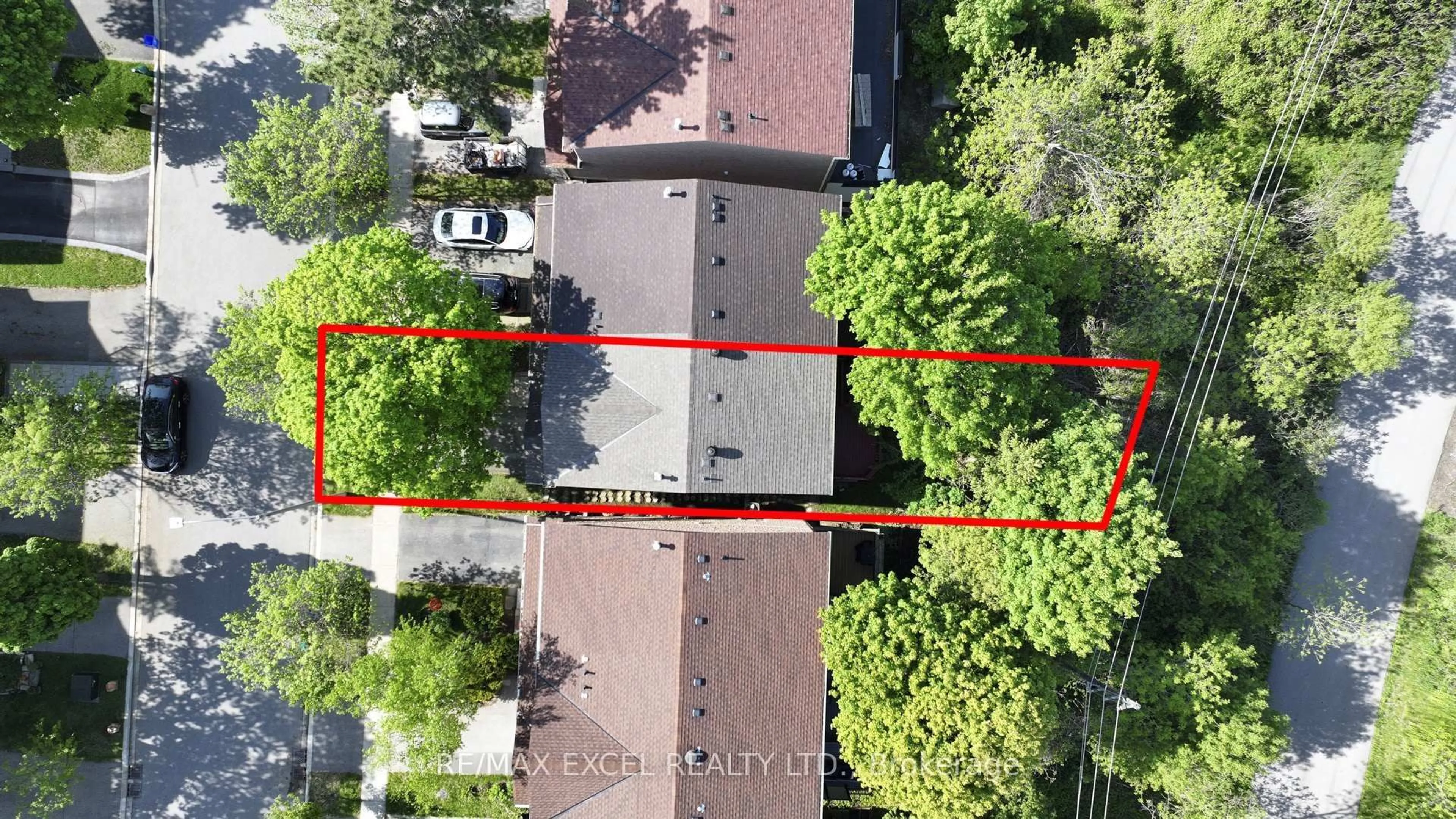 A pic from outside/outdoor area/front of a property/back of a property/a pic from drone, street for 128 Cottonwood Crt, Markham Ontario L3T 5X1