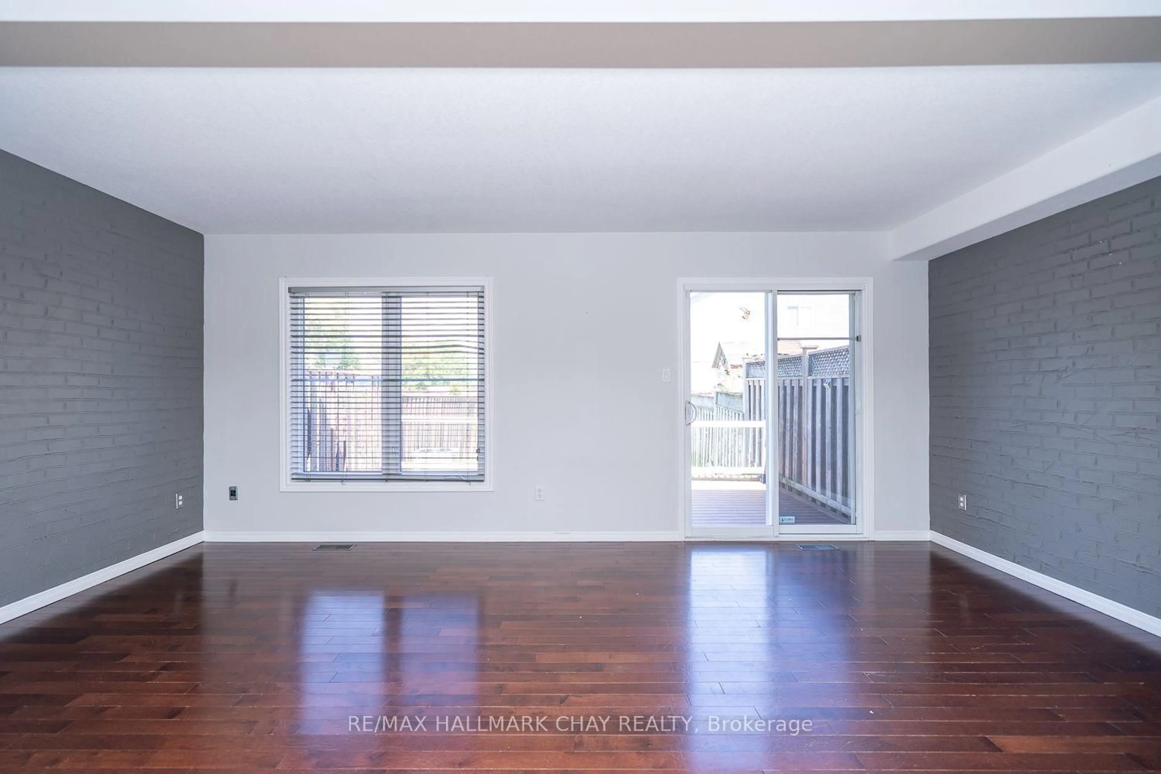 A pic of a room for 15 Wallace St, New Tecumseth Ontario L9R 2G5