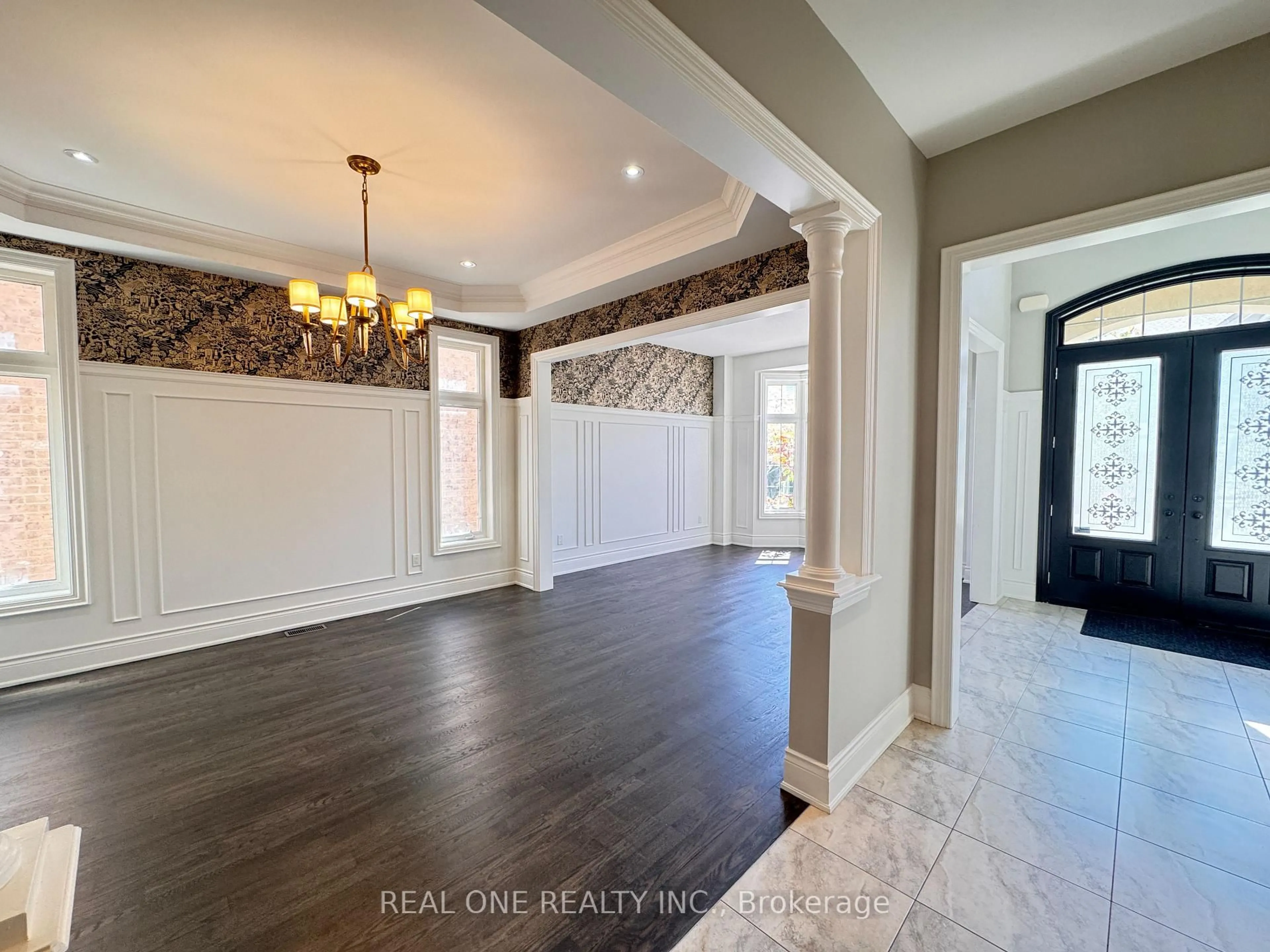 Indoor entryway for 111 Headwind Blvd, Vaughan Ontario L4H 4C7