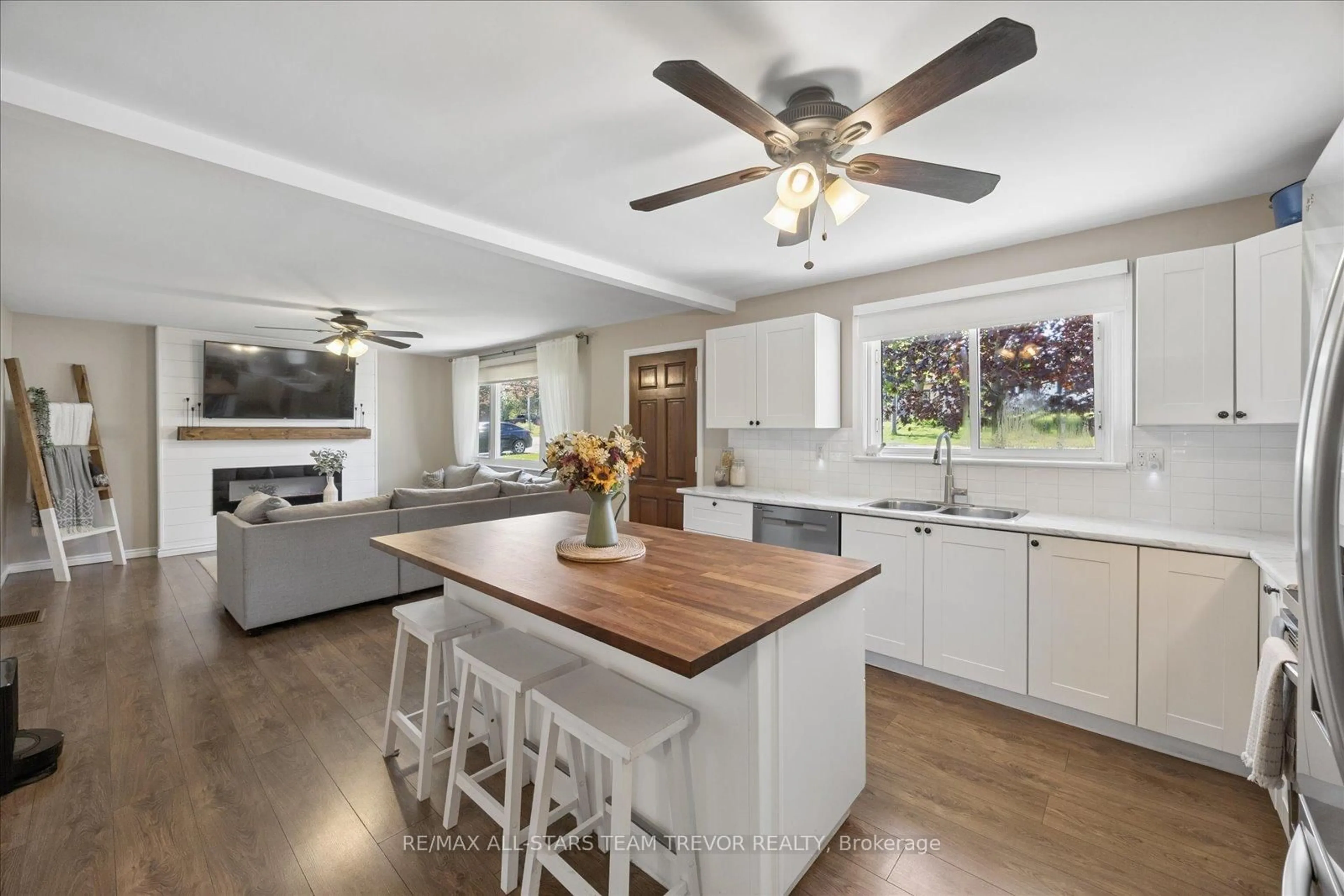 Open concept kitchen, unknown for 602 Simcoe St, Brock Ontario L0K 1A0