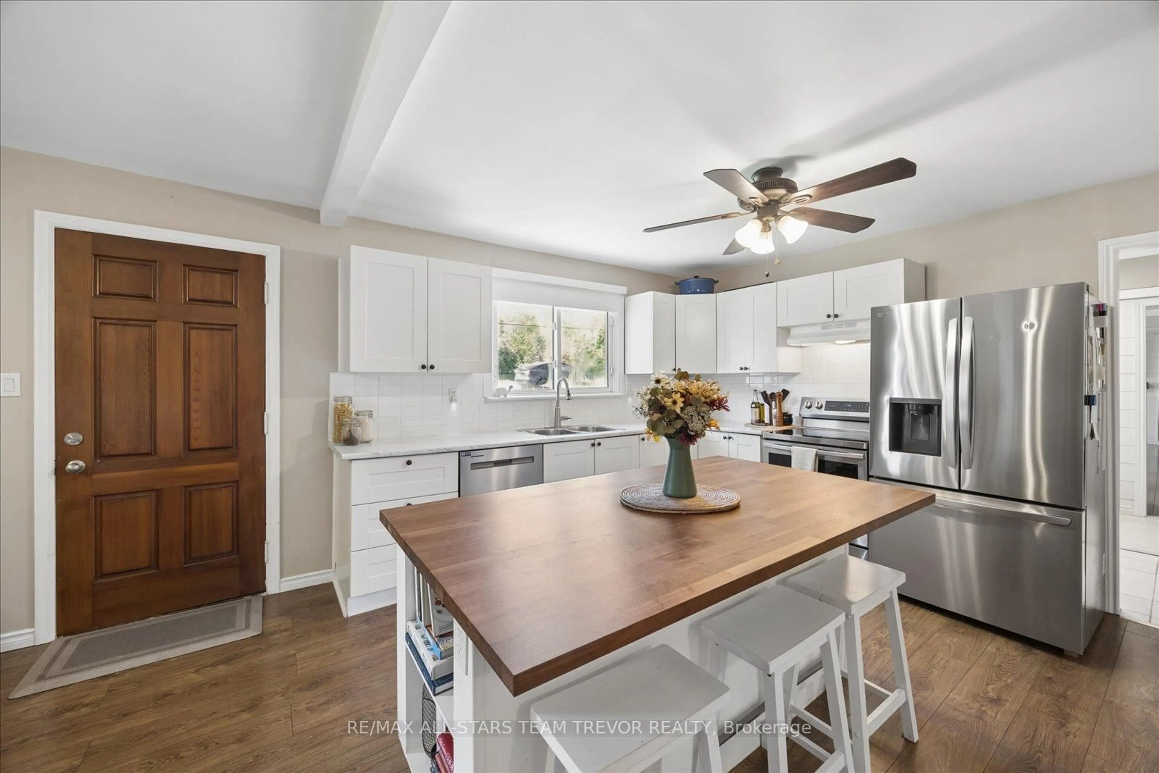 Open concept kitchen, ceramic/tile floor for 602 Simcoe St, Brock Ontario L0K 1A0