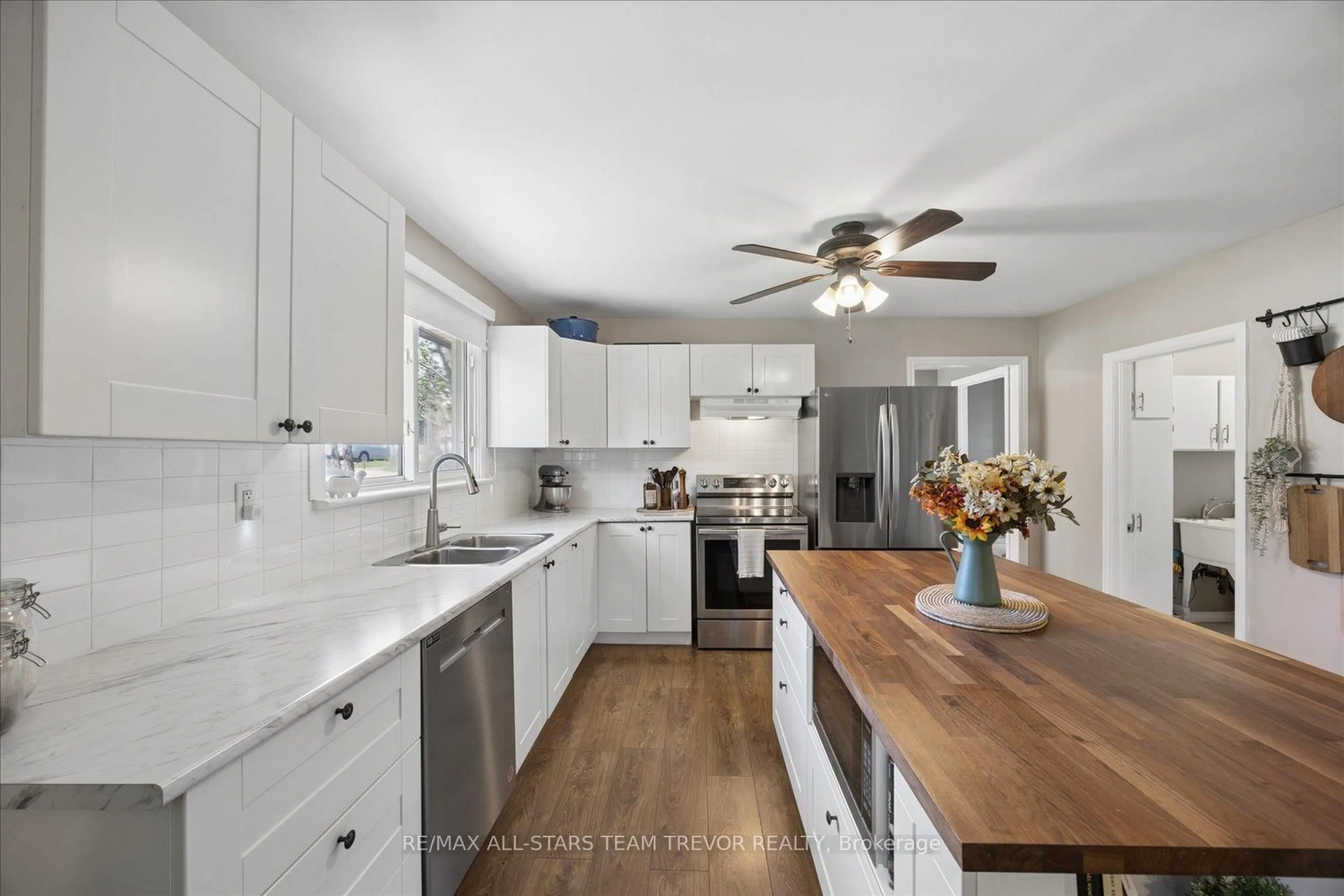 Open concept kitchen, unknown for 602 Simcoe St, Brock Ontario L0K 1A0