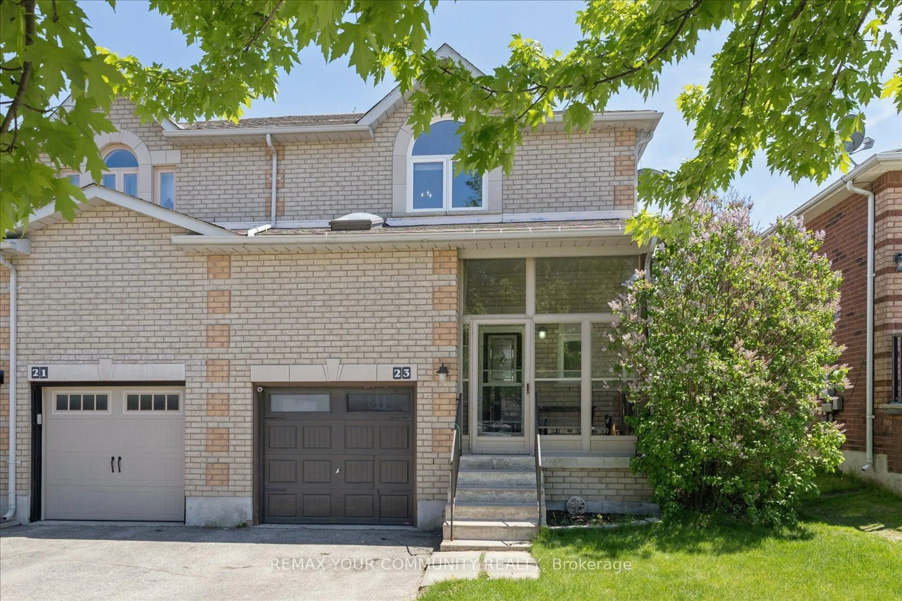 Home with brick exterior material, street for 23 Breeze Dr, Bradford West Gwillimbury Ontario L3Z 3A6