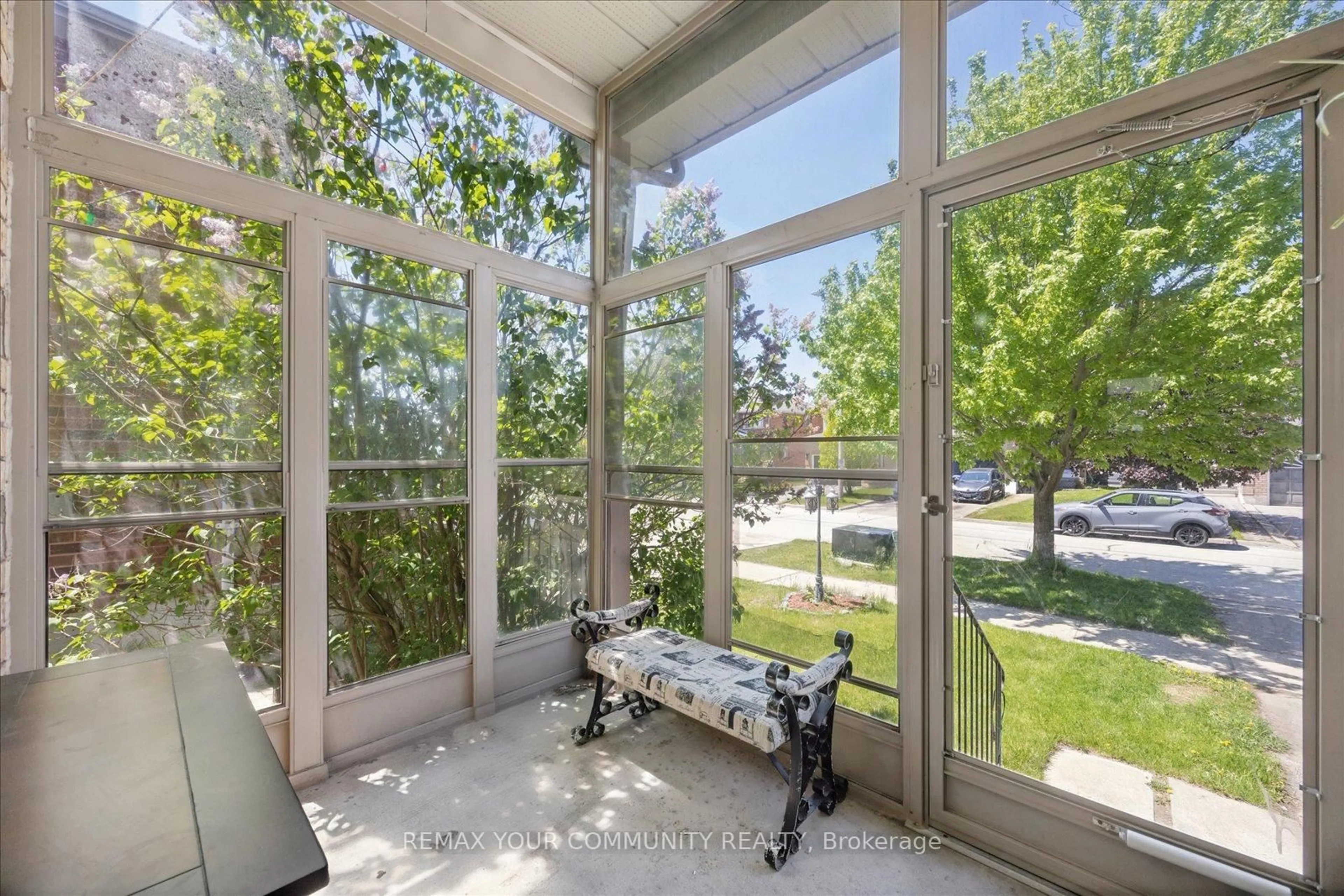 Patio, forest/trees view for 23 Breeze Dr, Bradford West Gwillimbury Ontario L3Z 3A6