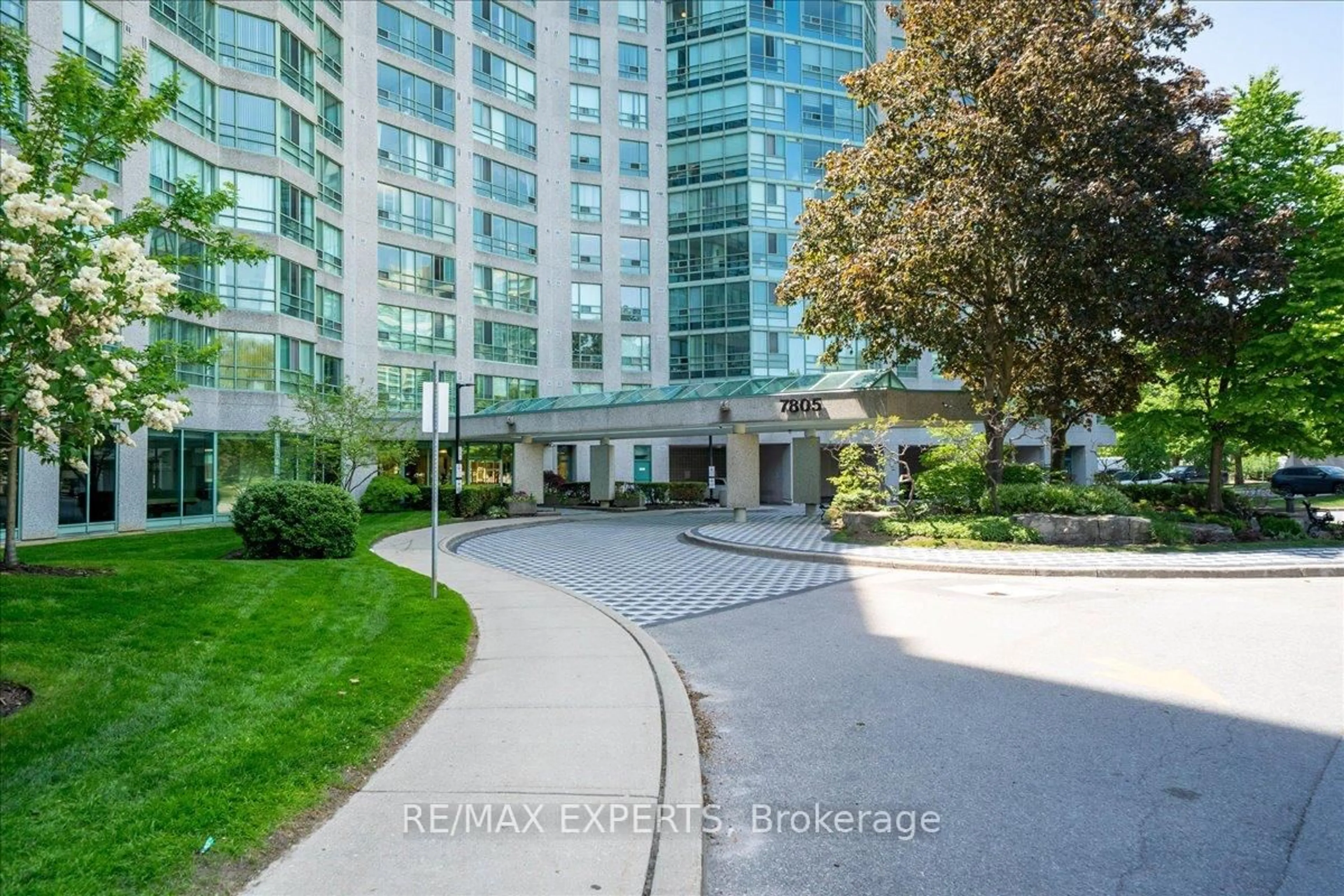 Indoor foyer for 7805 Bayview Ave #1122, Markham Ontario L3T 7N1
