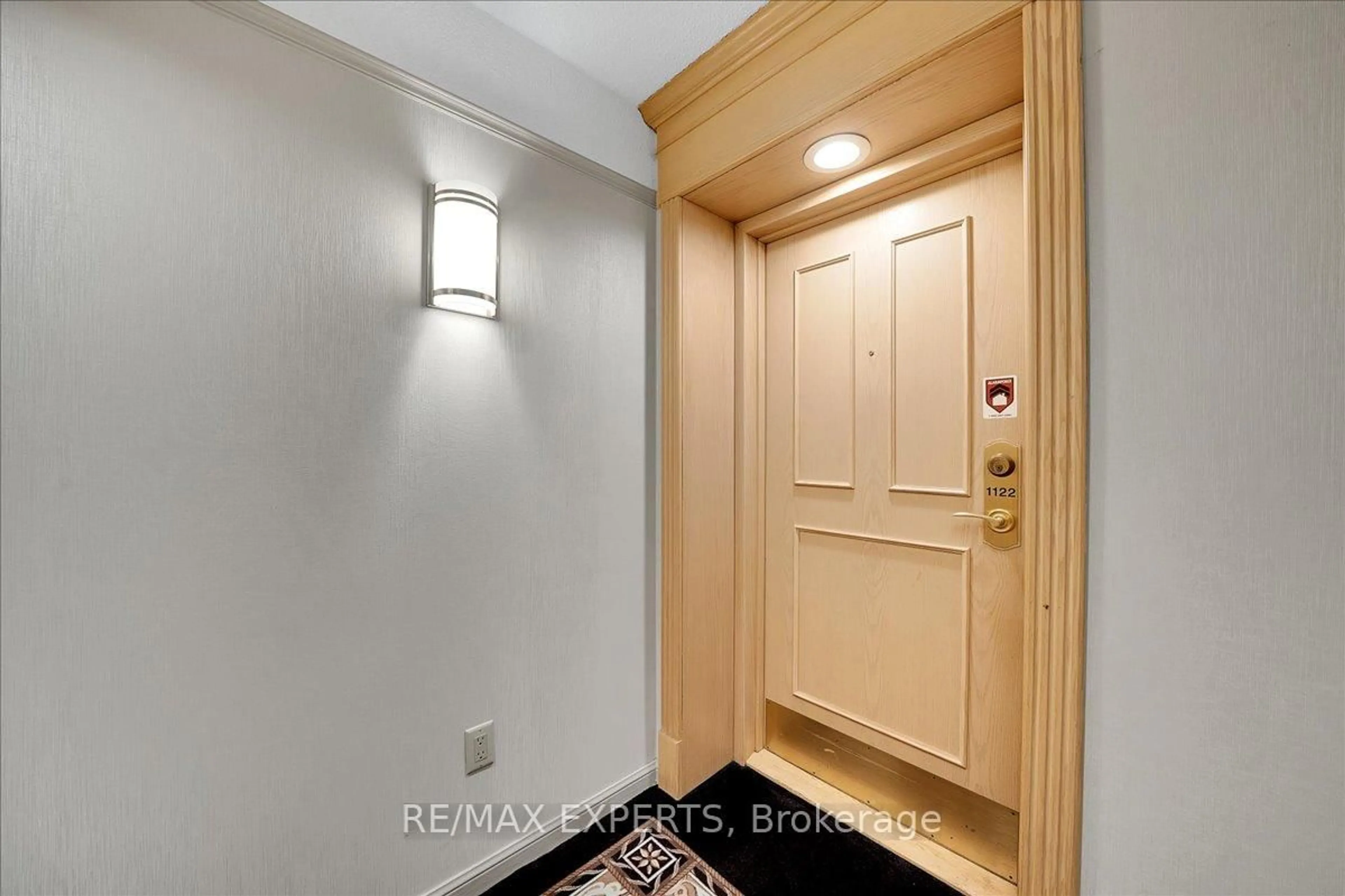 Indoor entryway for 7805 Bayview Ave #1122, Markham Ontario L3T 7N1