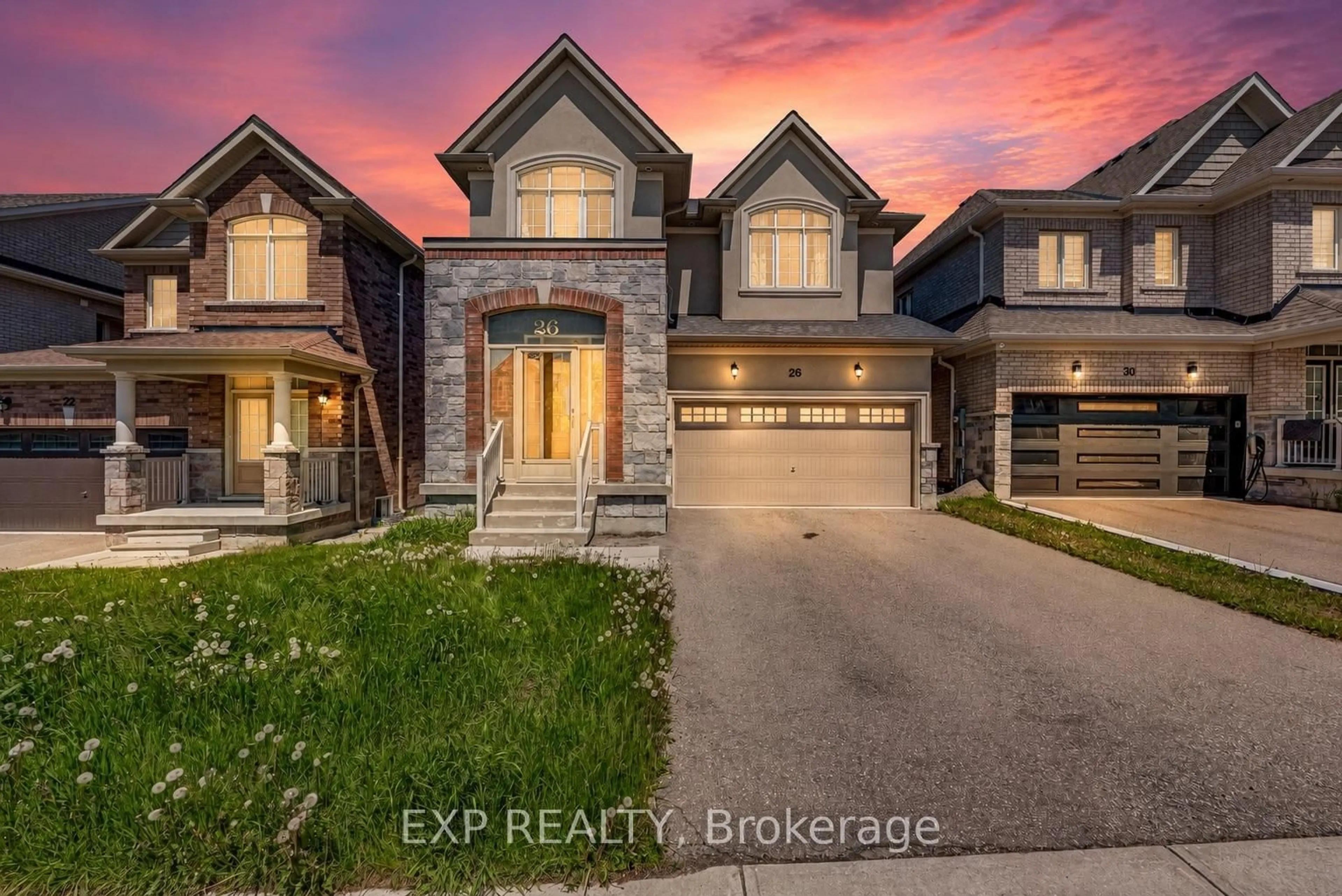 Home with brick exterior material, street for 26 Mondial Cres, East Gwillimbury Ontario L0G 1R0