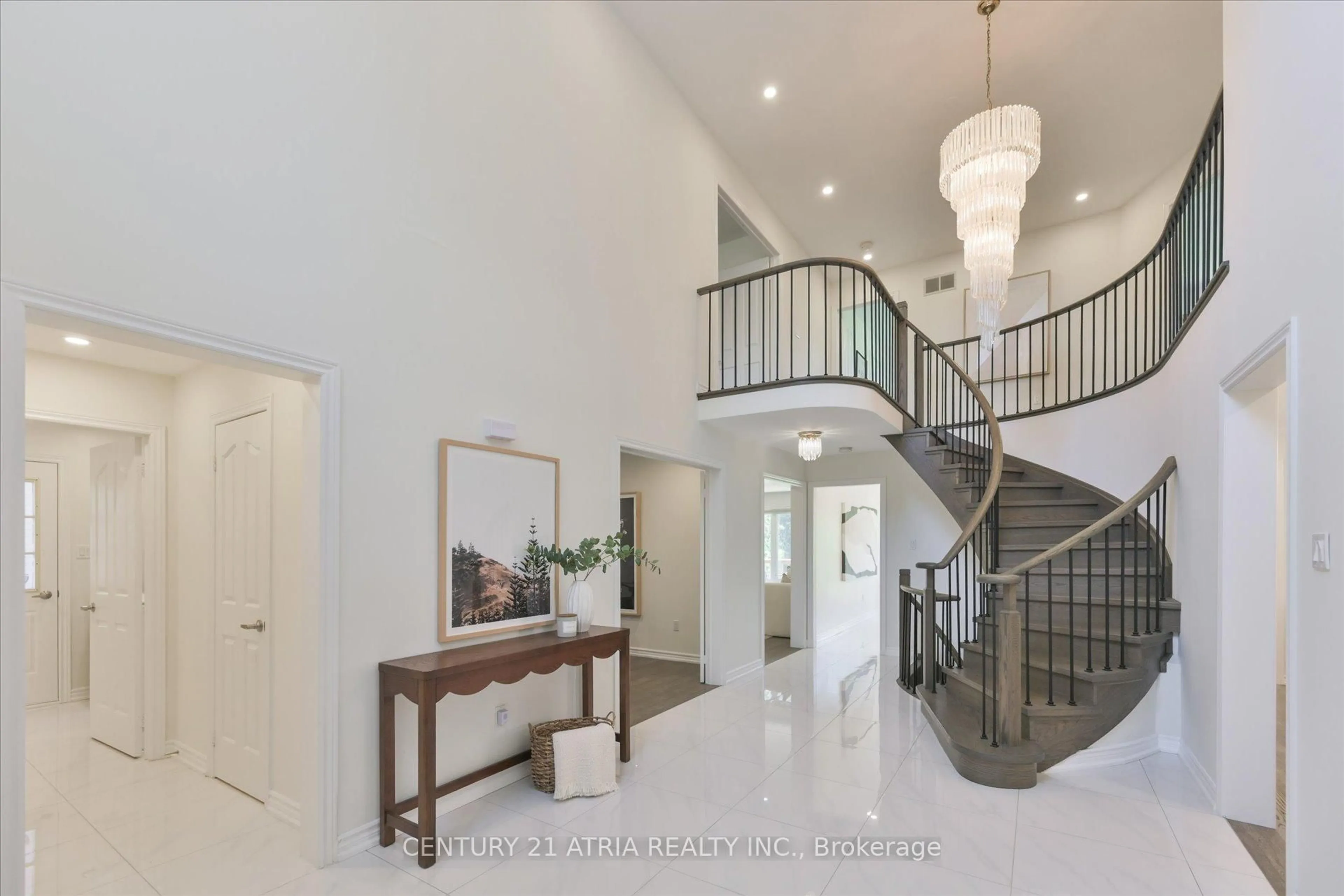 Indoor foyer for 10 Morrison Cres, Markham Ontario L3R 9M3