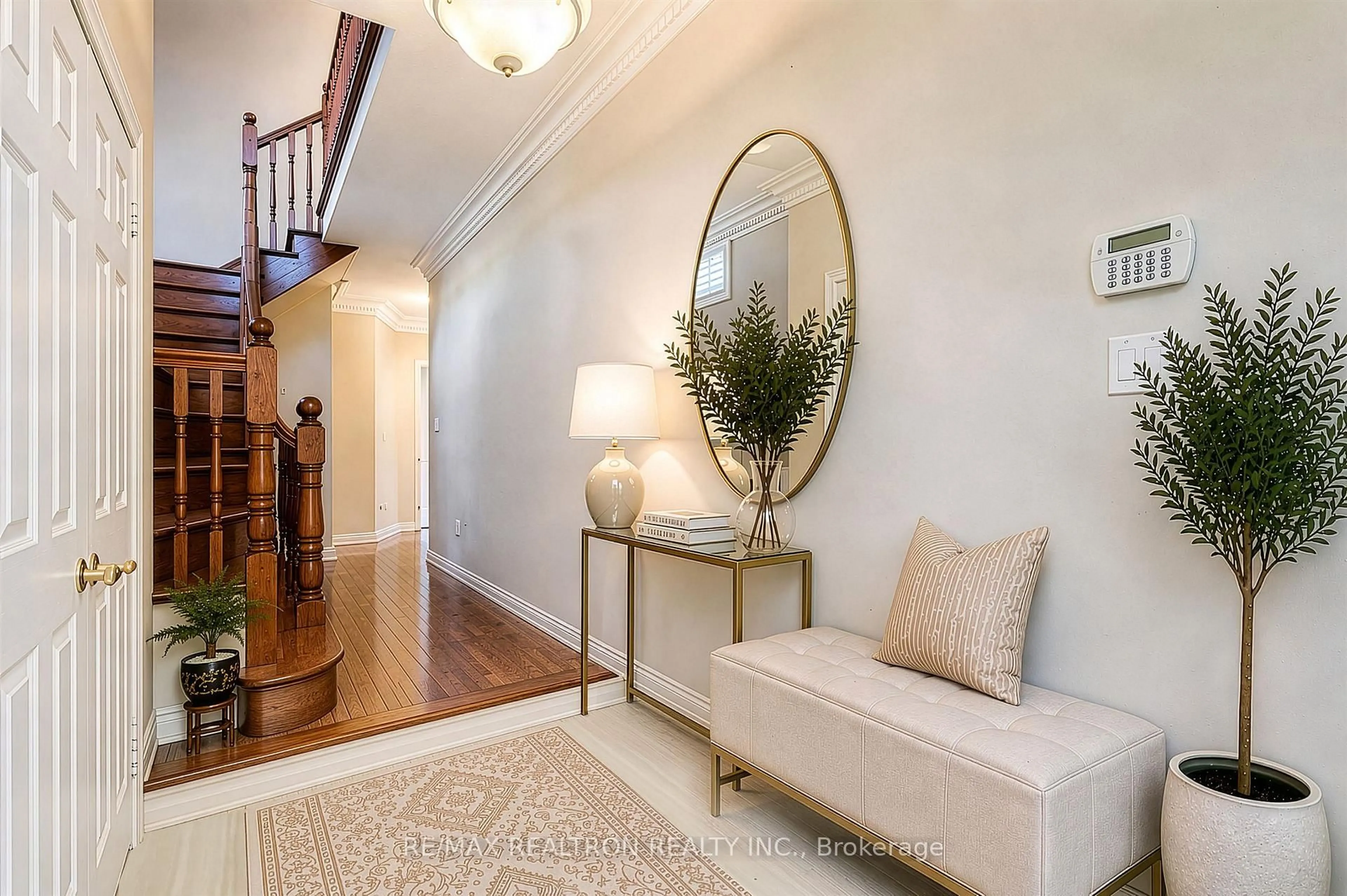 Indoor entryway for 192 Israel Zilber Dr, Vaughan Ontario L6A 0L3