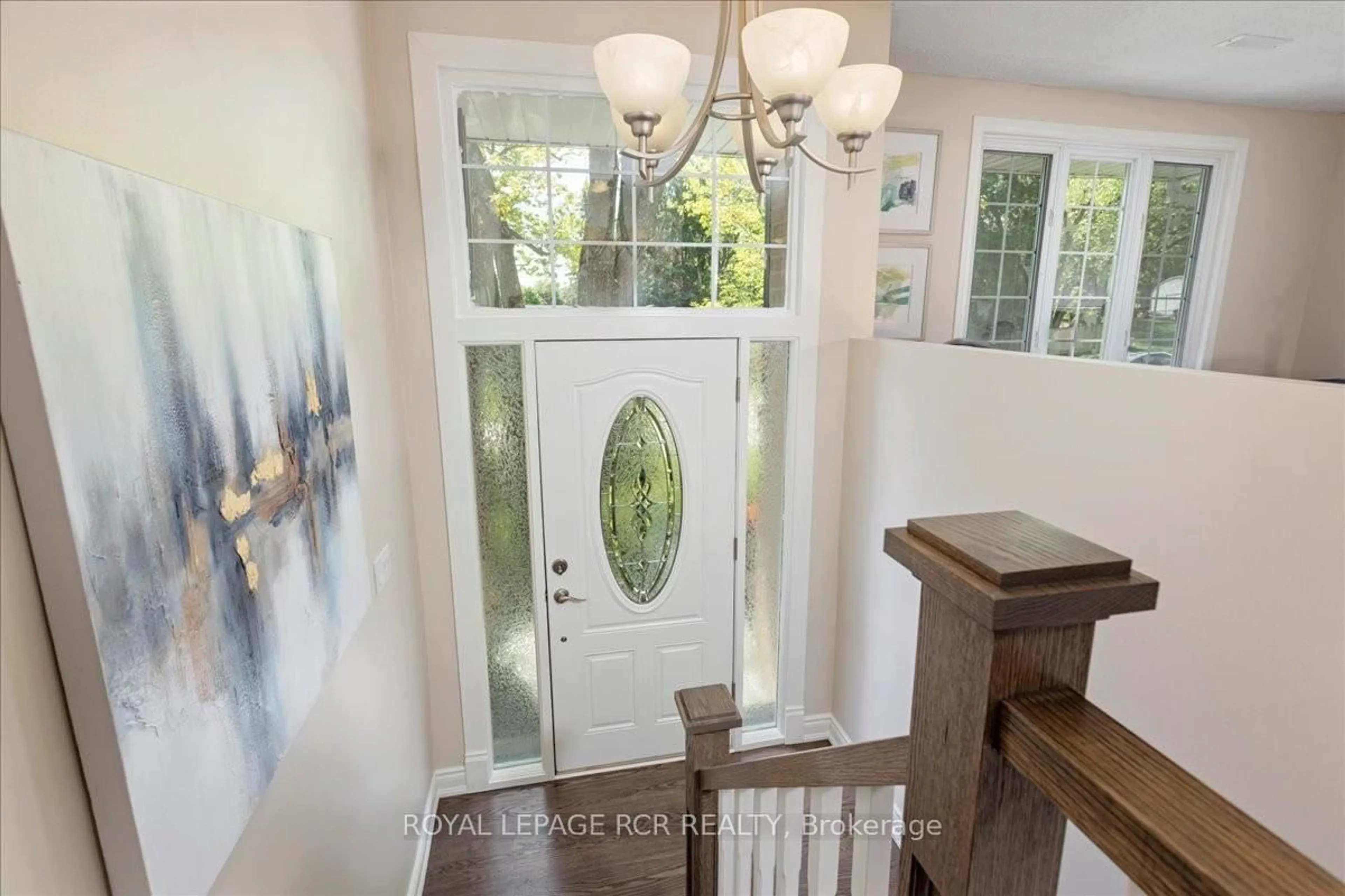 Indoor entryway for 115 Beswick Dr, Newmarket Ontario L3Y 1E8