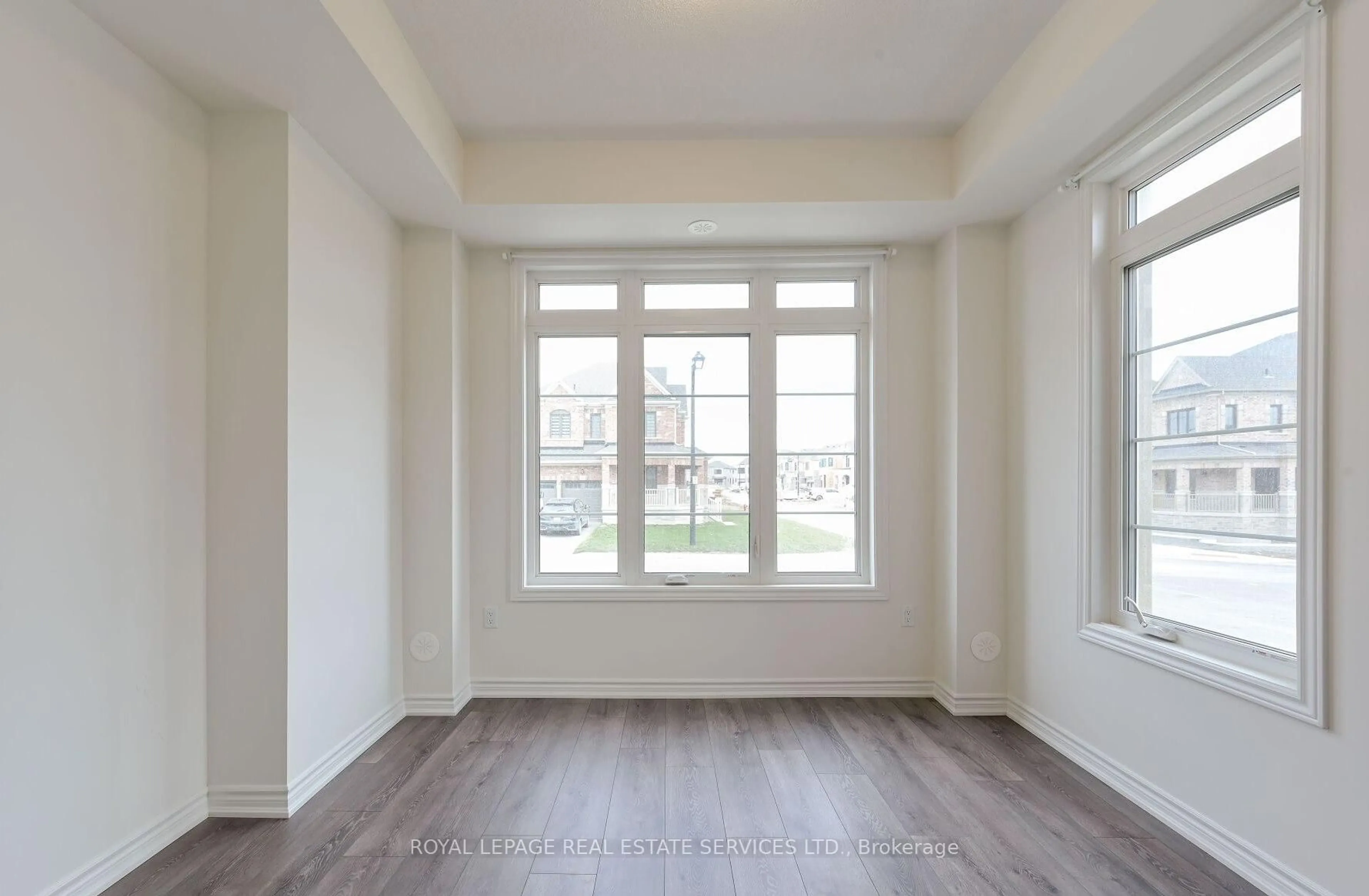 A pic of a room for 2 Paisley Dr, Bradford West Gwillimbury Ontario L3Z 4P3