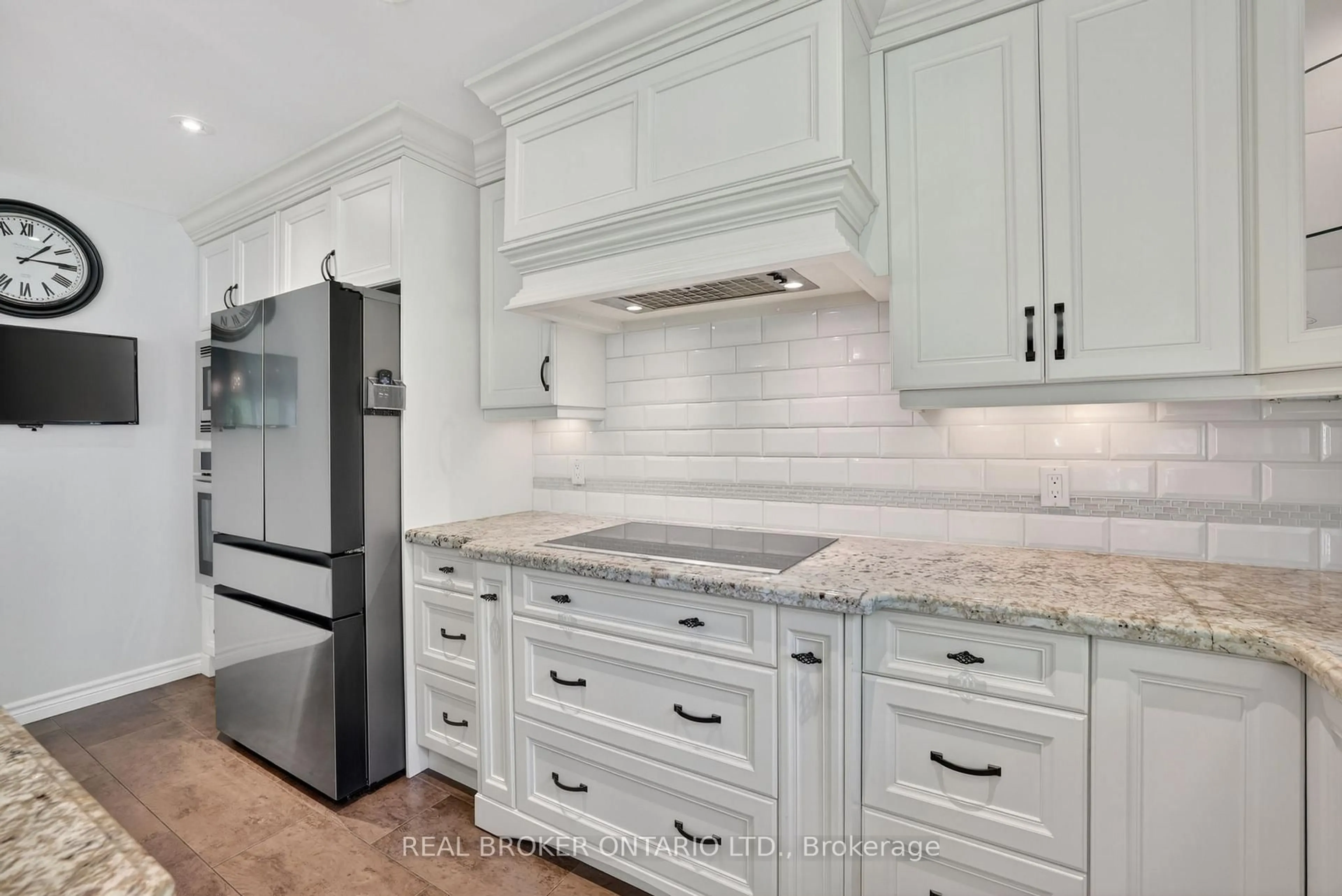 Unknown for 6 Sunset St, East Gwillimbury Ontario L9N 1H4