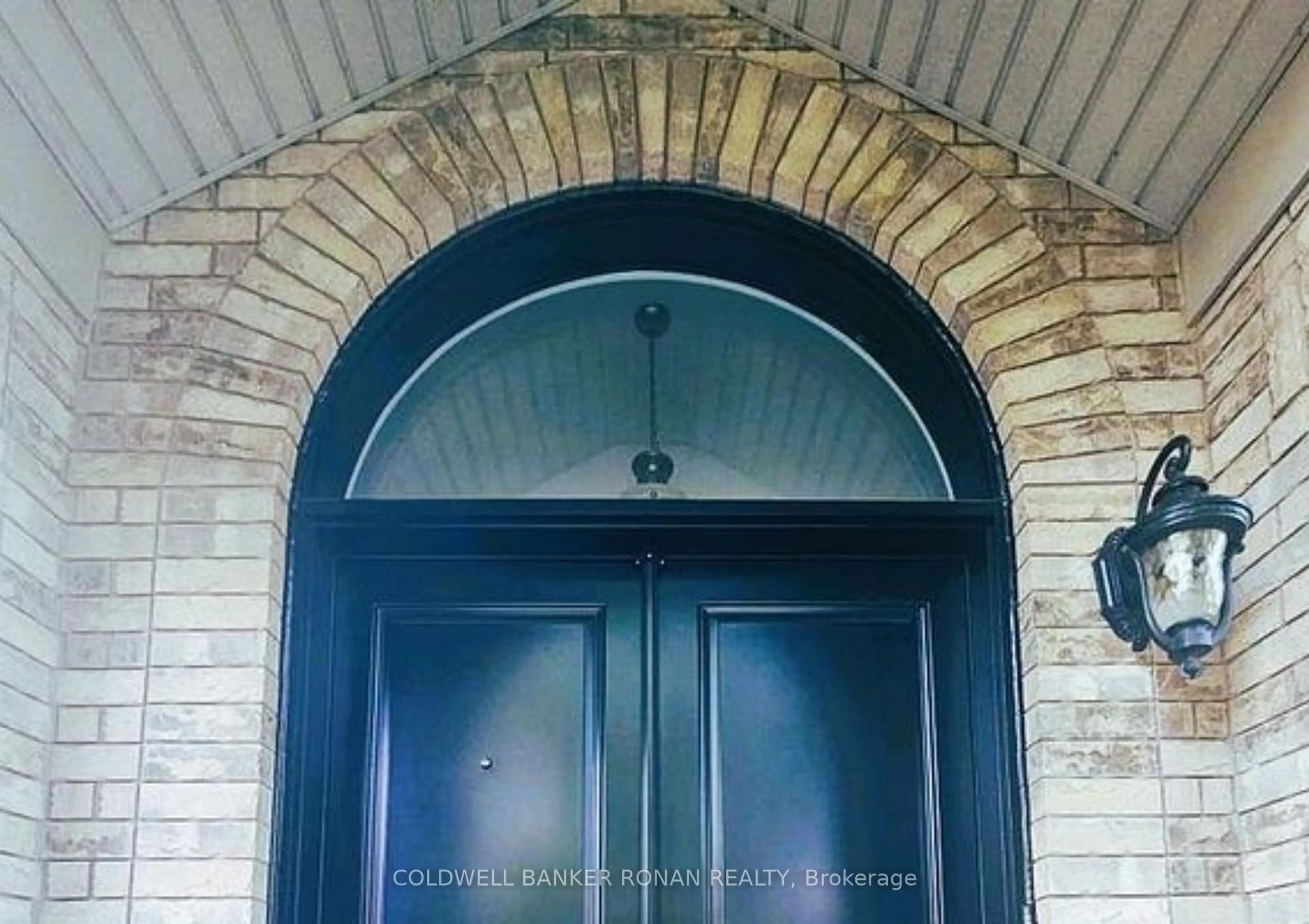 Indoor entryway for 110 Petticoat Rd, Vaughan Ontario L6A 0L8