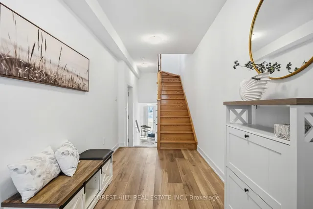 5458 Main St, Whitchurch-Stouffville 4