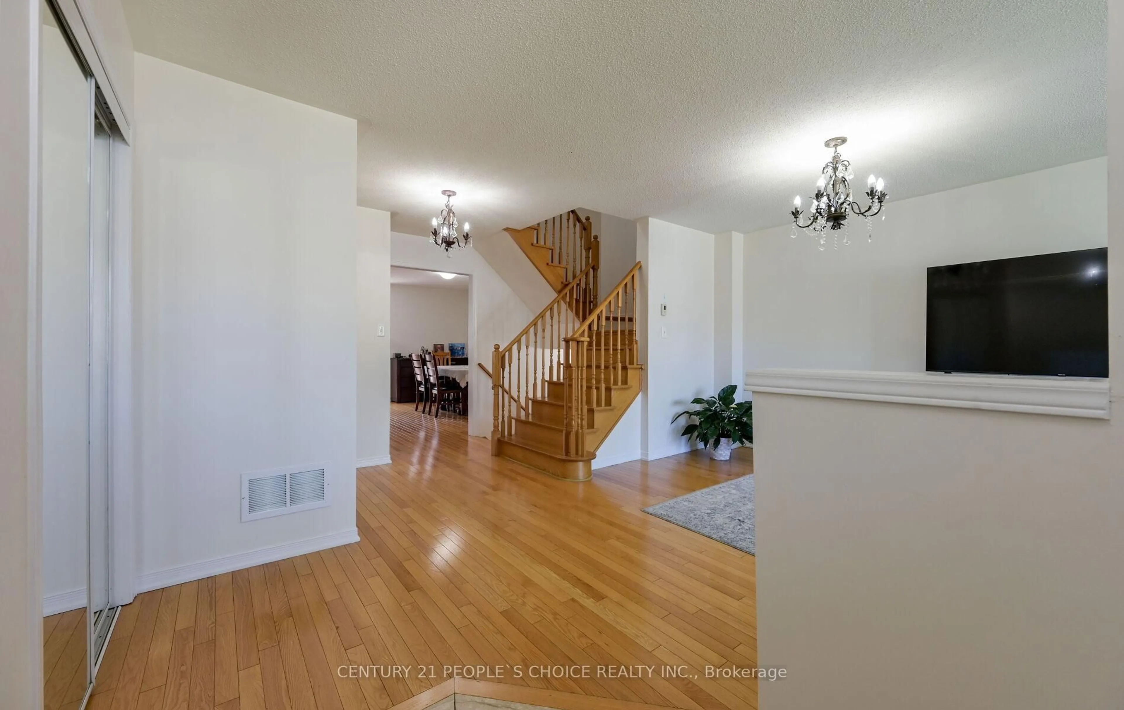 Indoor foyer for 479 Davos Rd, Vaughan Ontario L4H 0N6