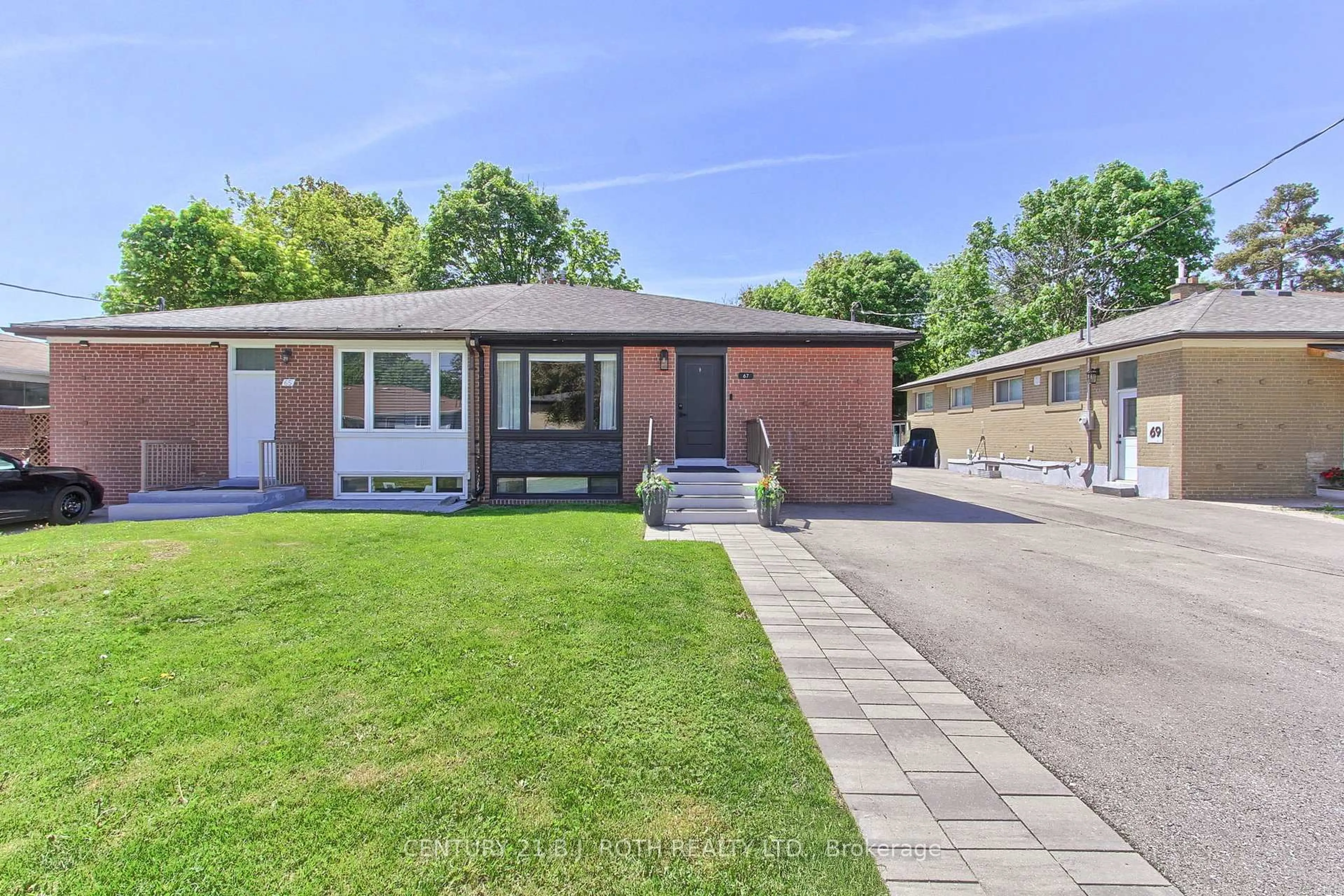 Home with brick exterior material, street for 67 Davis Rd, Aurora Ontario L4G 2B4