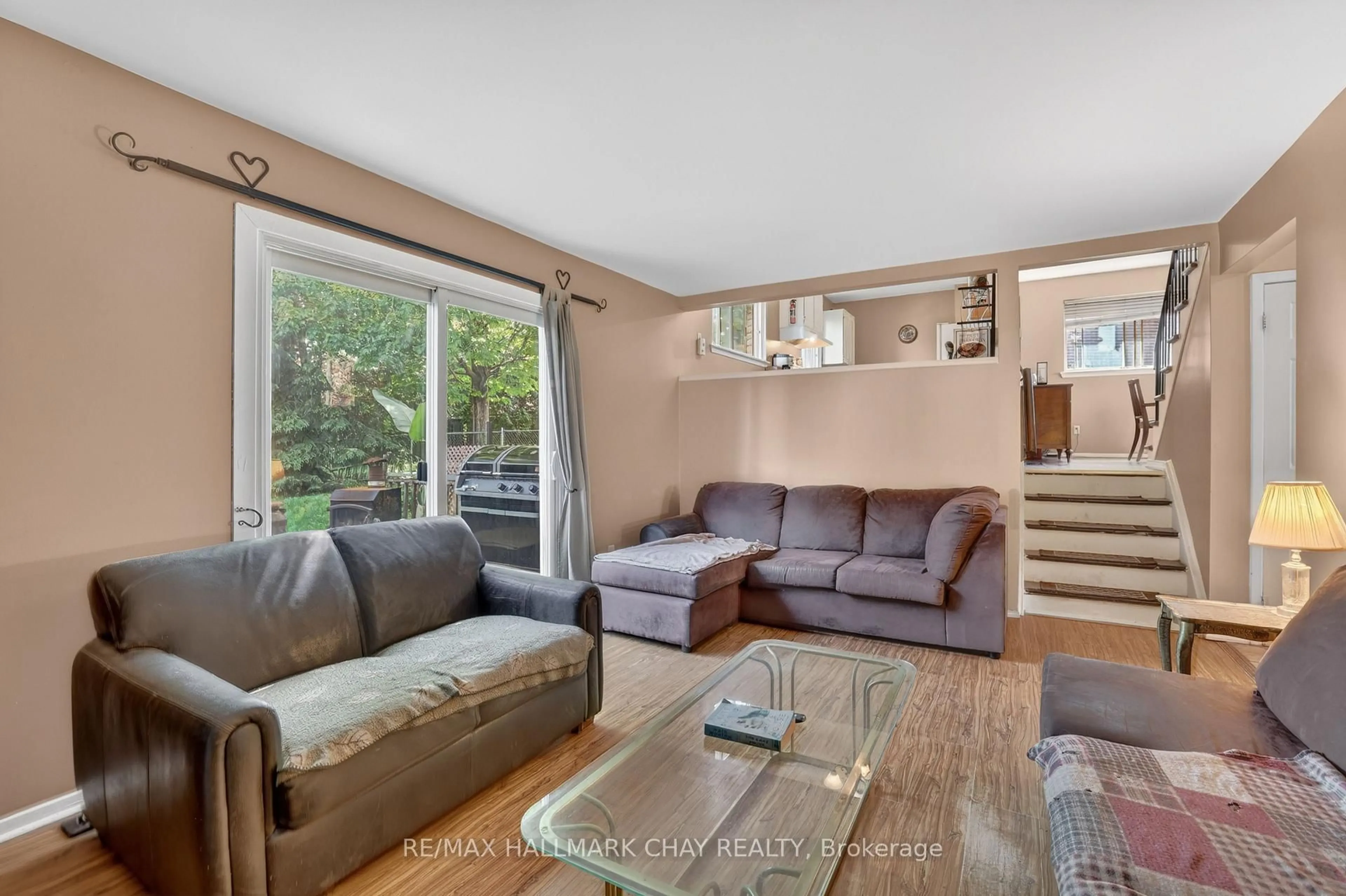 Living room with furniture, unknown for 28 Britannia Ave, Bradford West Gwillimbury Ontario L3Z 1A1