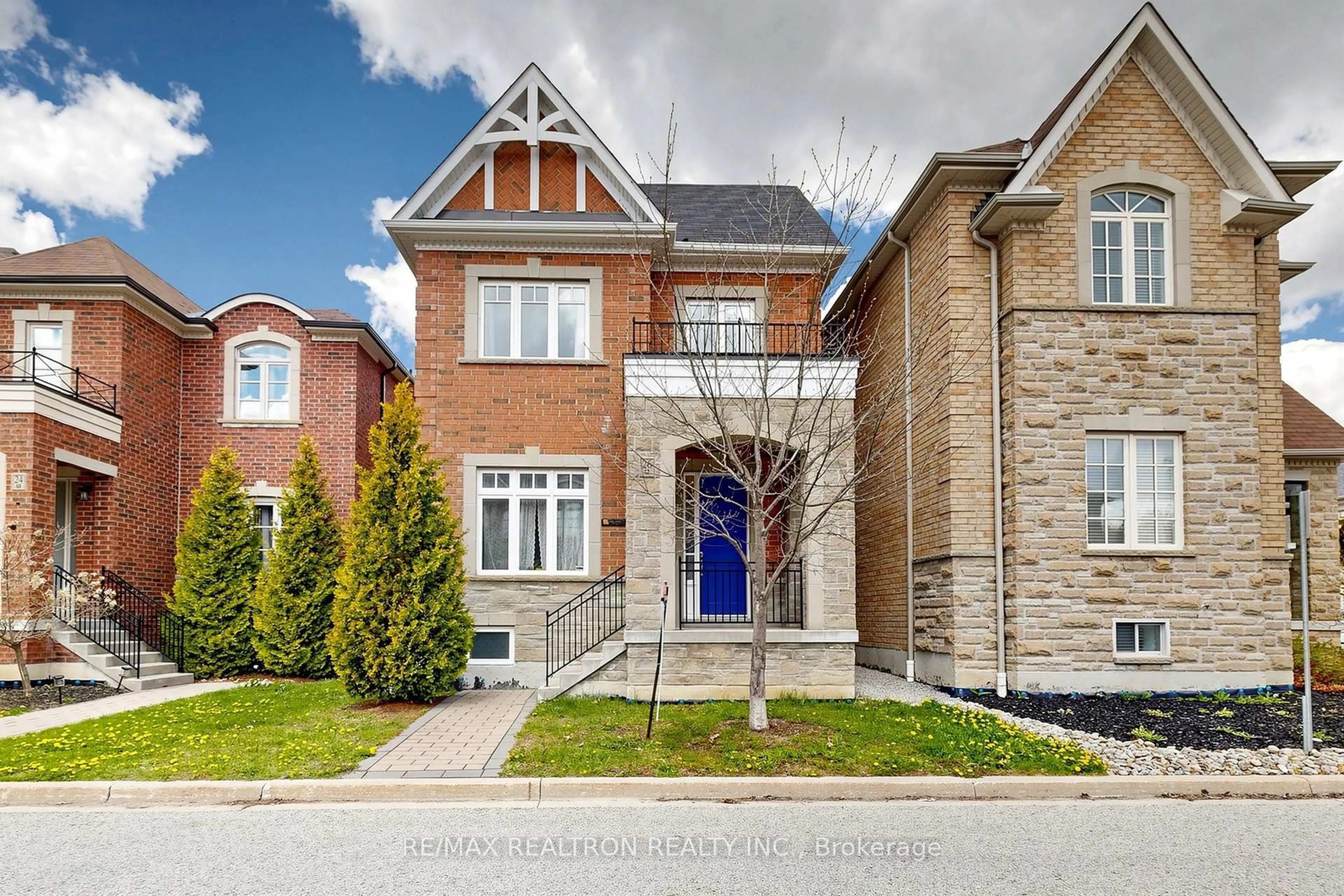 Home with brick exterior material, street for 26 Plantain Lane, Richmond Hill Ontario L4E 1B9