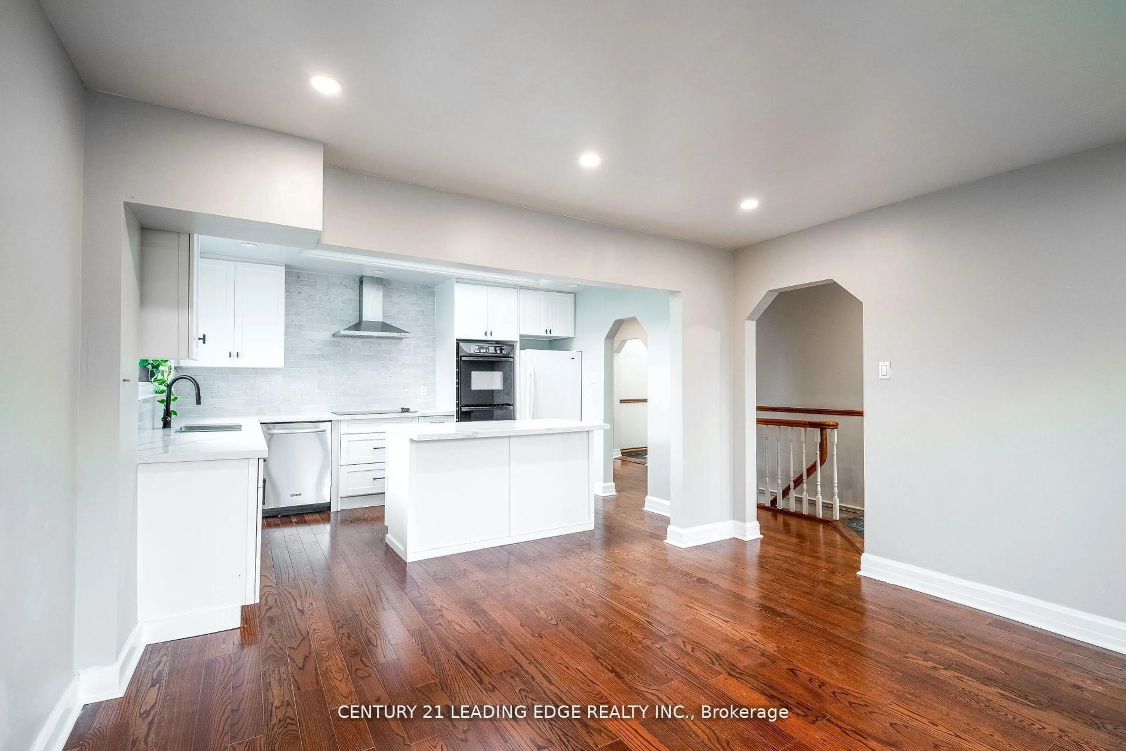 Open concept kitchen, unknown for 393 CANAL Rd, Bradford West Gwillimbury Ontario L3Z 2A6