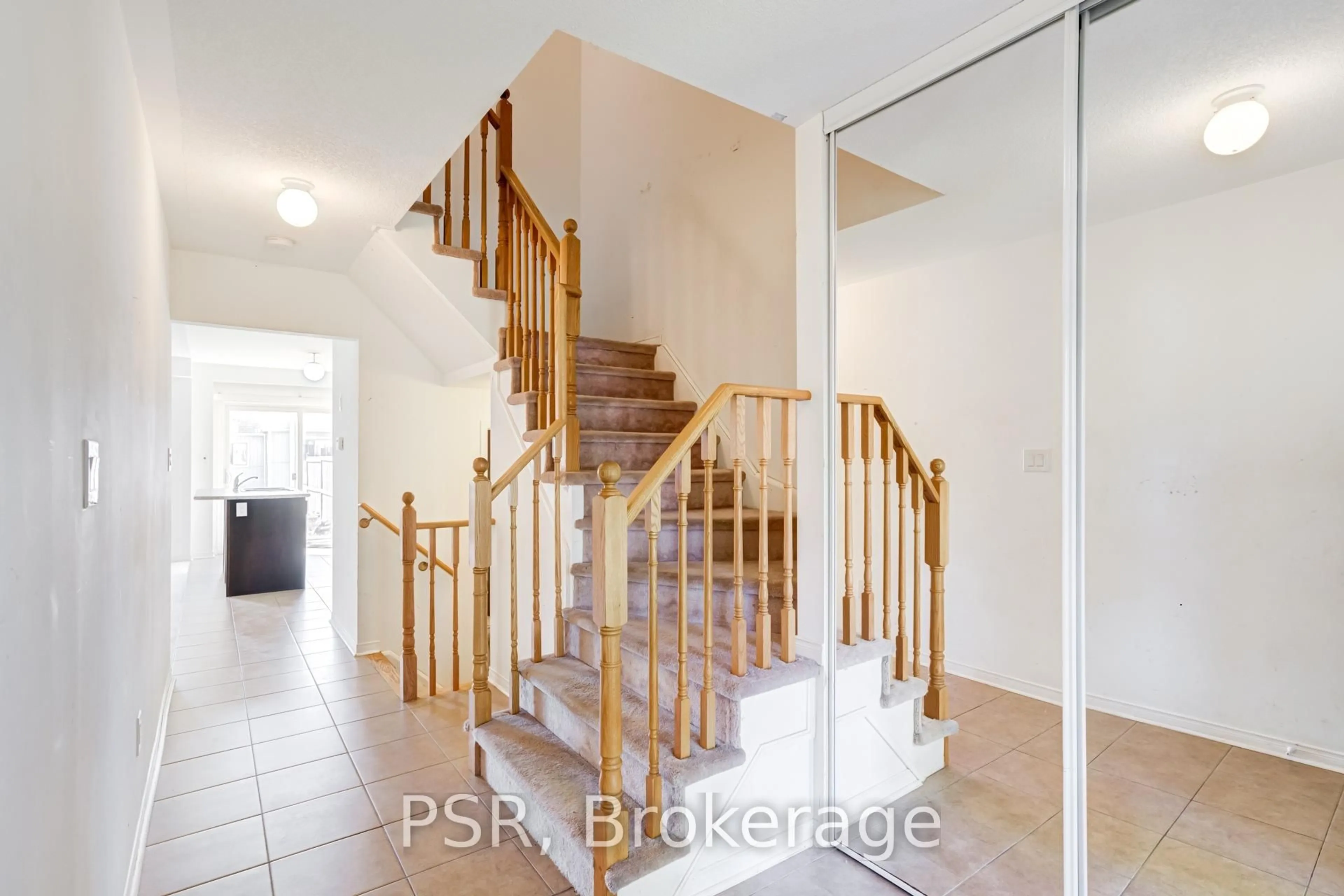 Stairs for 69 Orr Dr, Bradford West Gwillimbury Ontario L3Z 0B9