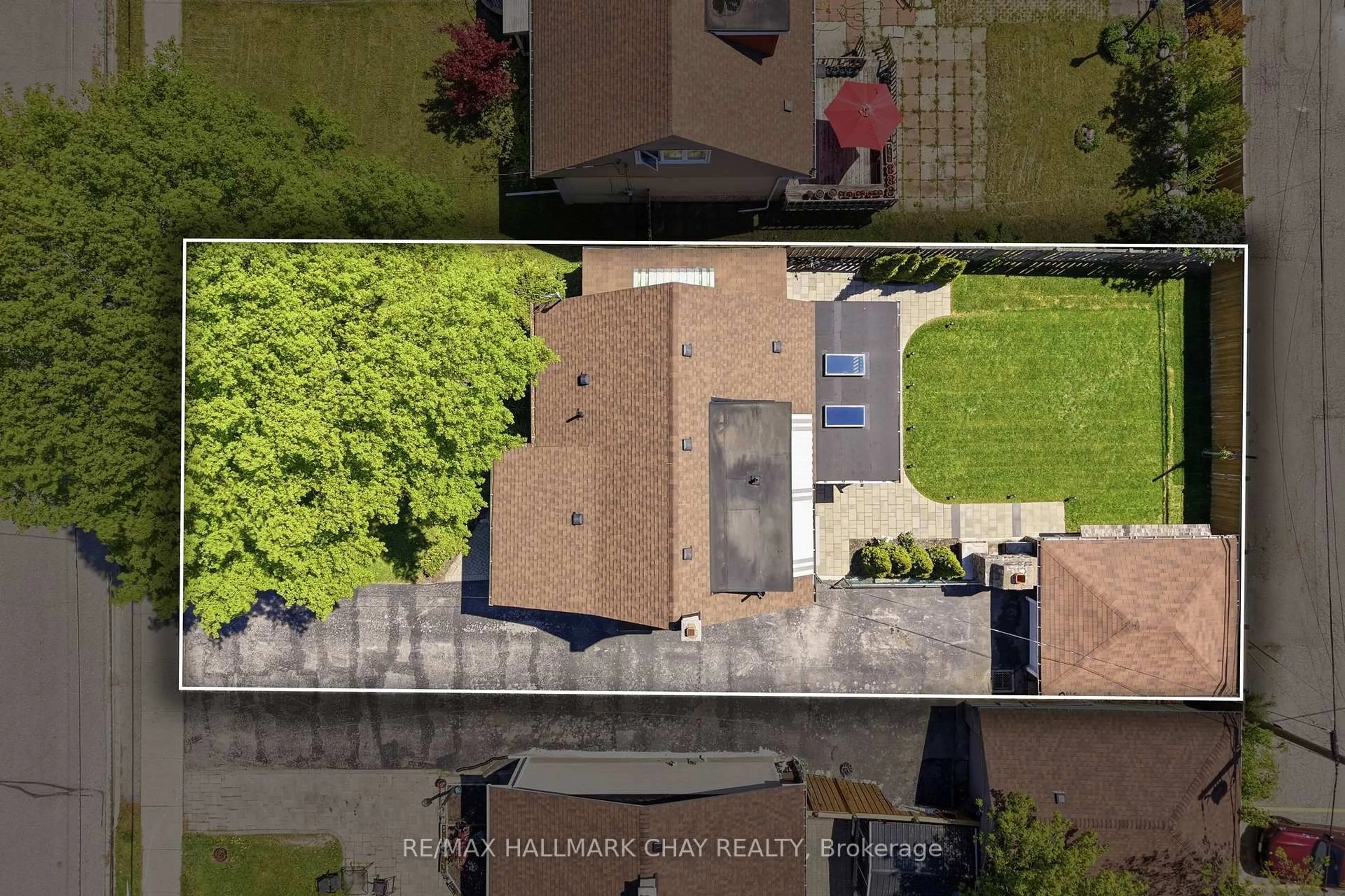 A pic from outside/outdoor area/front of a property/back of a property/a pic from drone, city buildings view from balcony for 420 Fernleigh Circ, Richmond Hill Ontario L4C 1E6