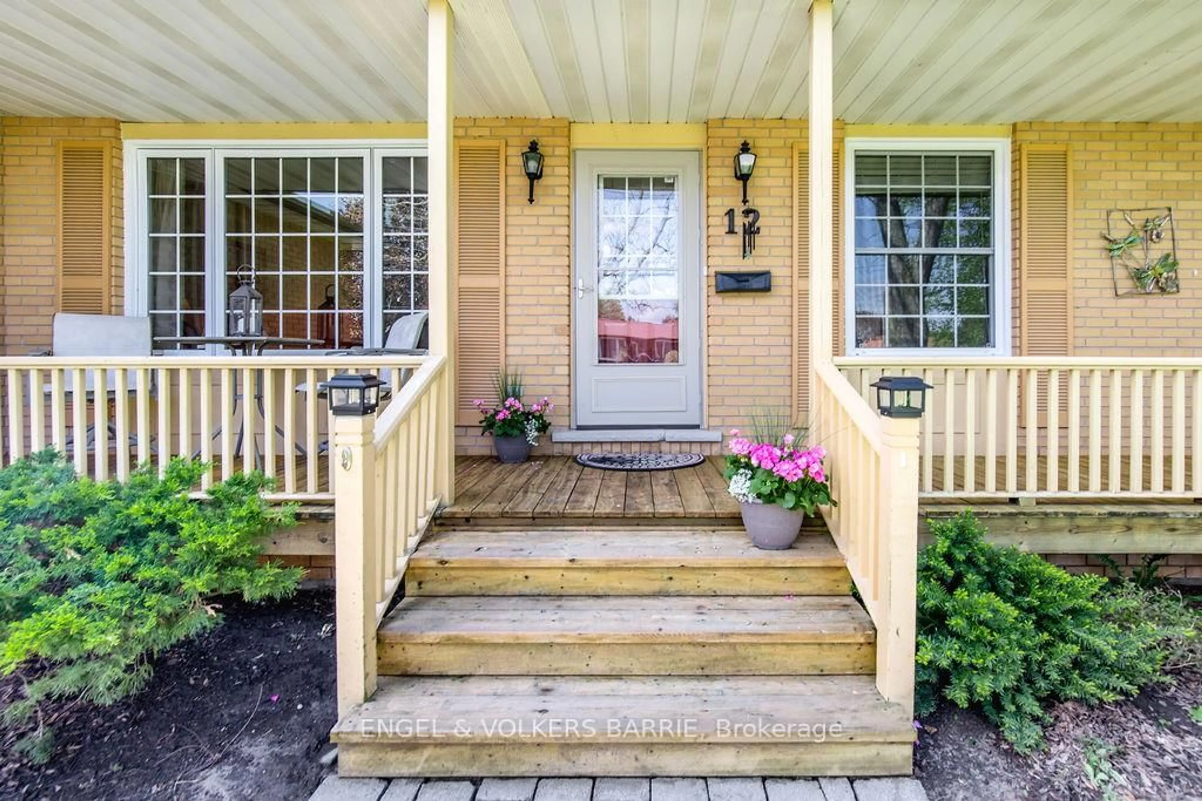 Indoor entryway for 12 Ellen St, Essa Ontario L0L 2N0
