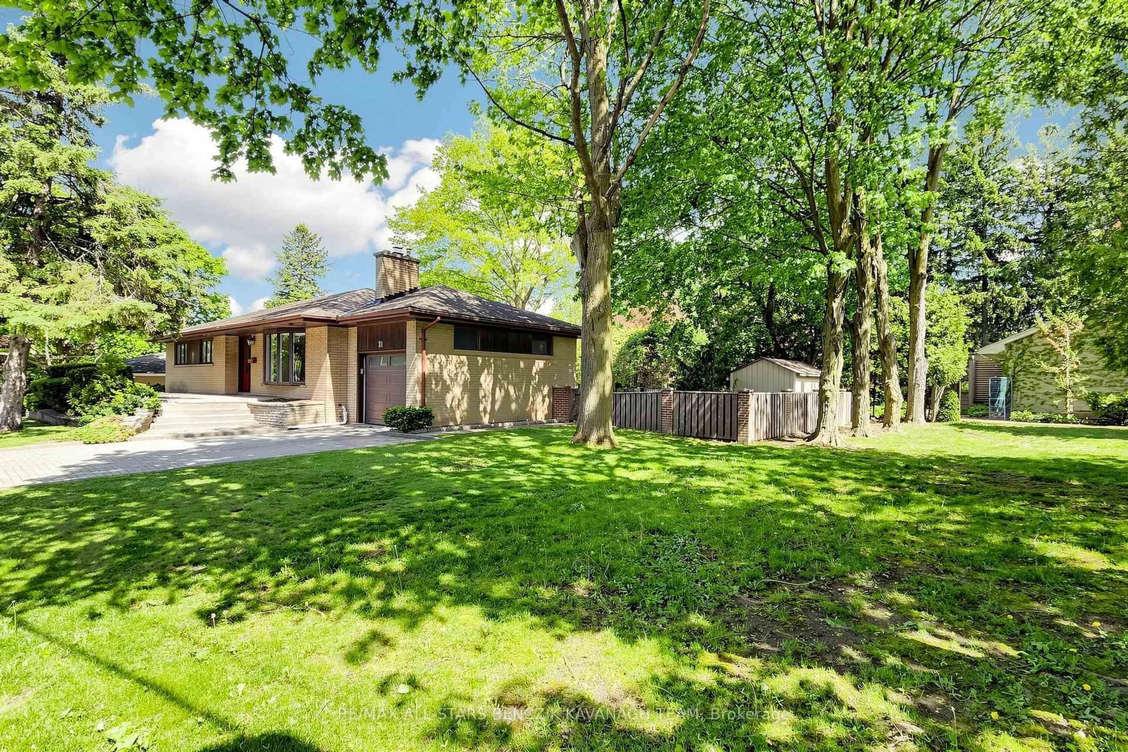 A pic from outside/outdoor area/front of a property/back of a property/a pic from drone, unknown for 21 Ramona Blvd, Markham Ontario L3P 2E3