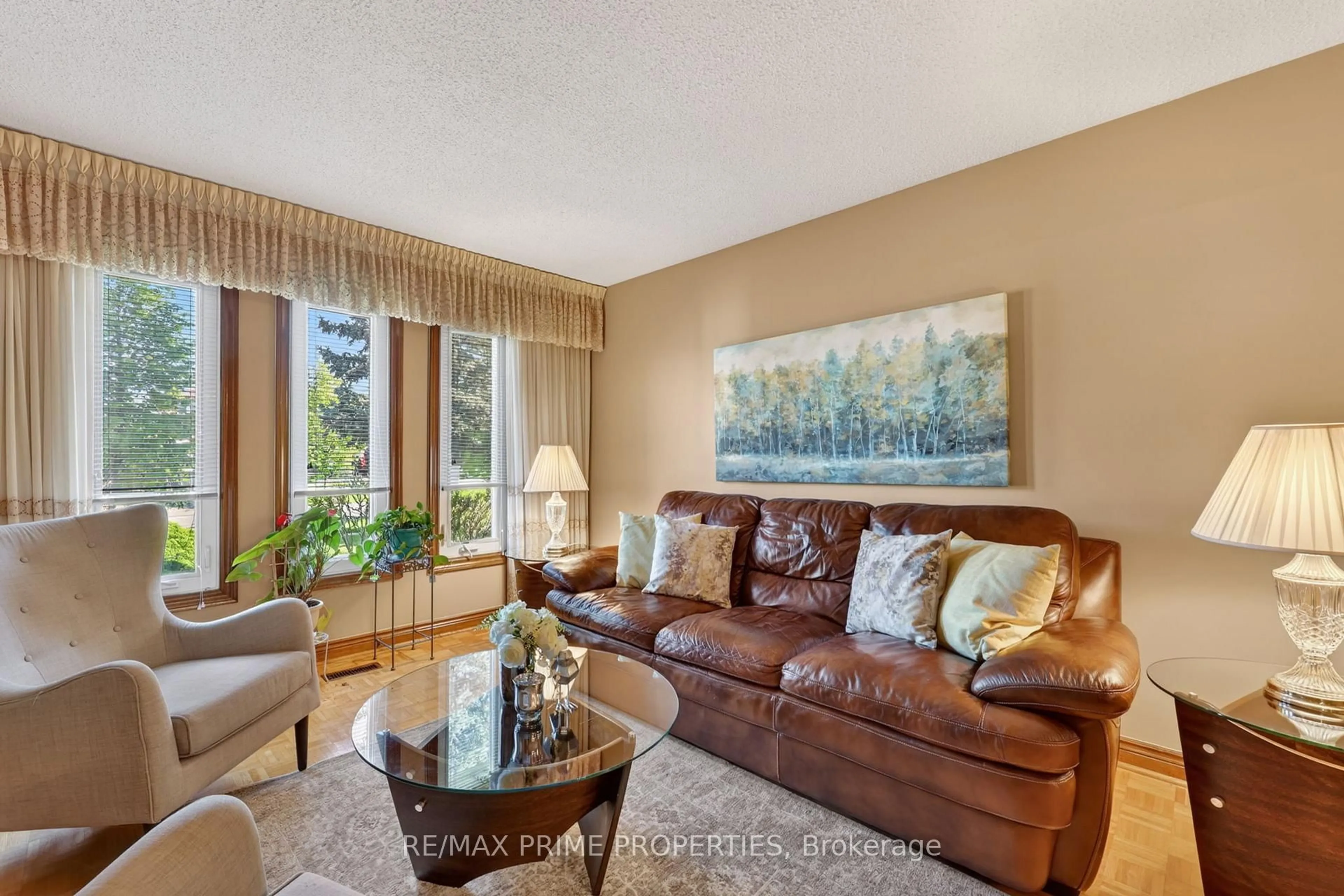 Living room with furniture, unknown for 15 Jimston Dr, Markham Ontario L3R 6S4