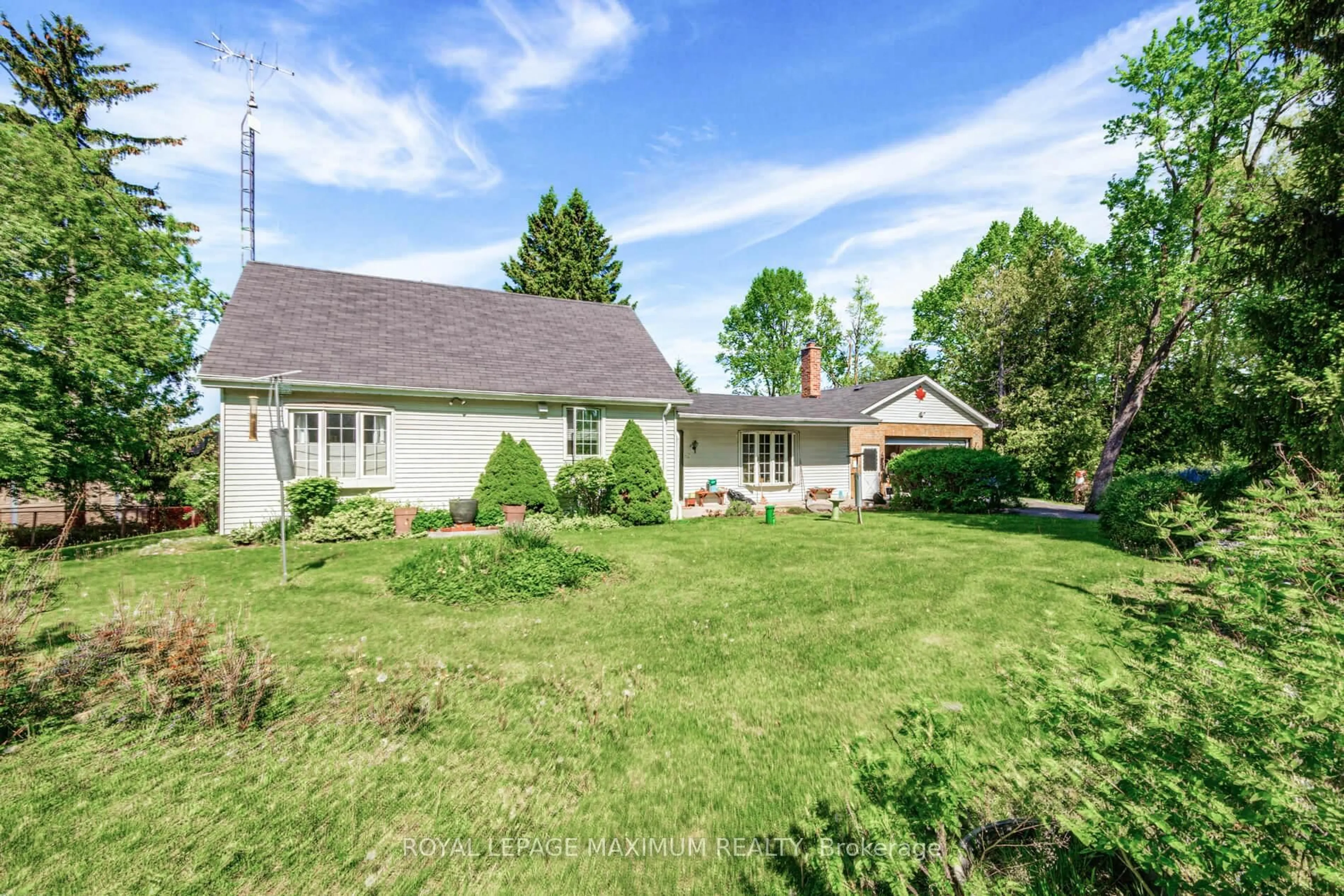 A pic from outside/outdoor area/front of a property/back of a property/a pic from drone, street for 80 McDonald St, Vaughan Ontario L6A 2A9