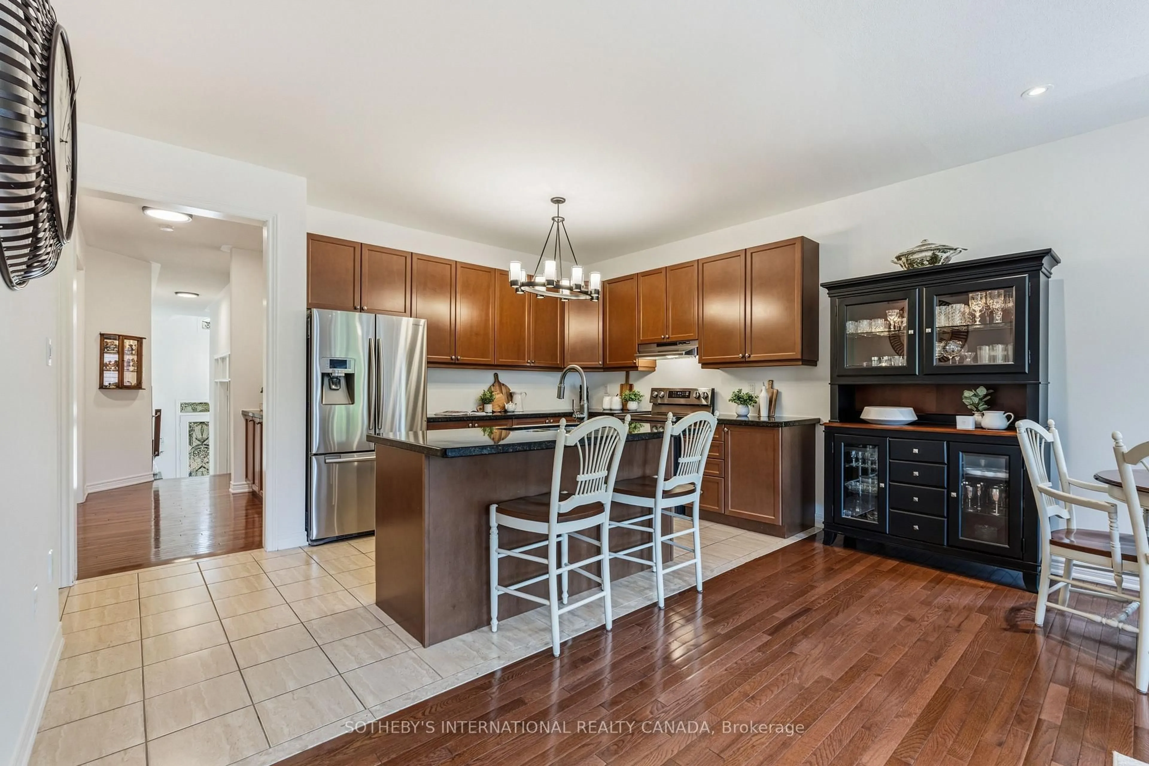 Open concept kitchen, ceramic/tile floor for 205 Sandale Rd, Whitchurch-Stouffville Ontario L4A 0Y3