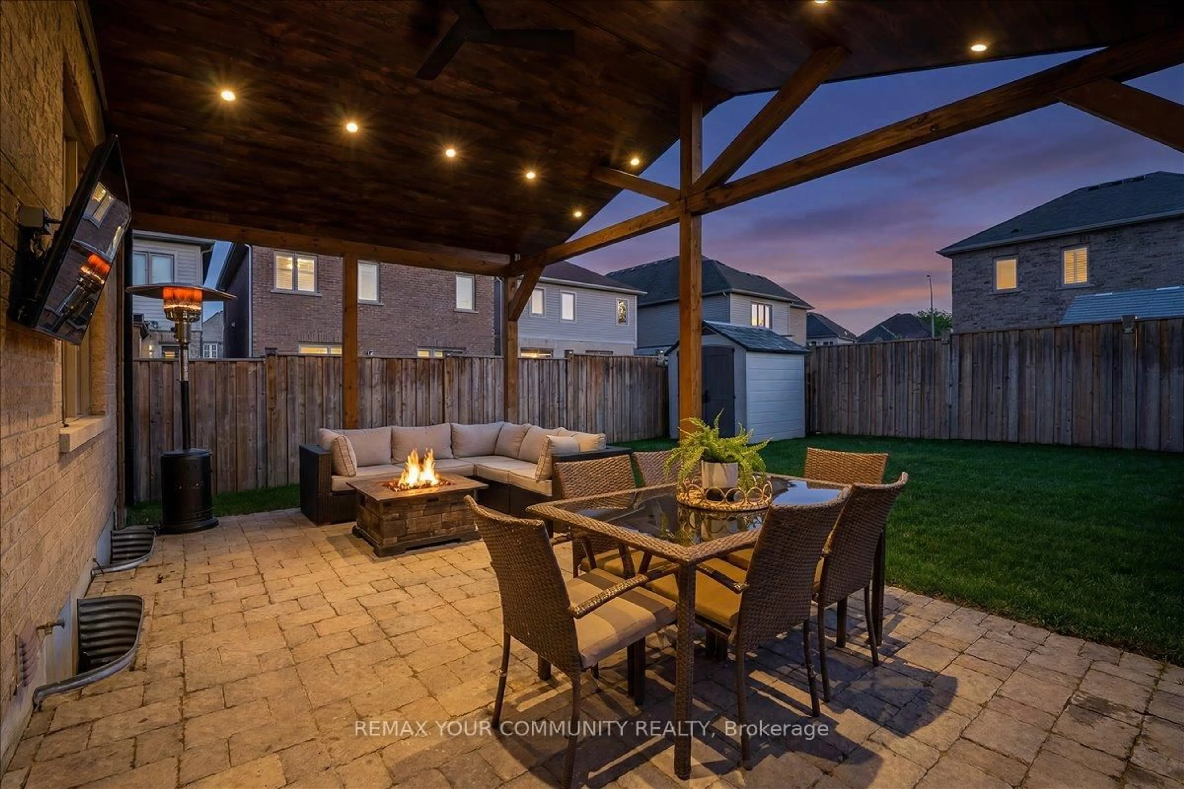 Patio, street for 57 Strachan Tr, New Tecumseth Ontario L0G 1A0