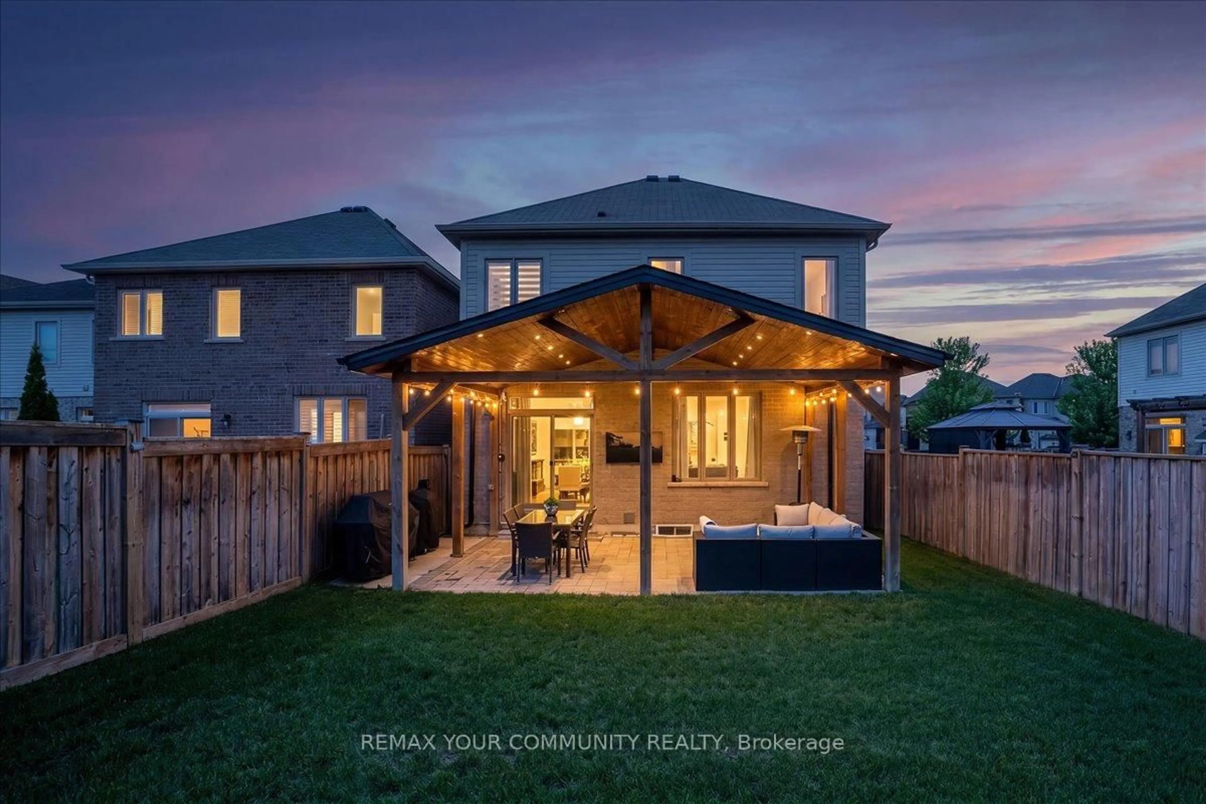 Patio, unknown for 57 Strachan Tr, New Tecumseth Ontario L0G 1A0