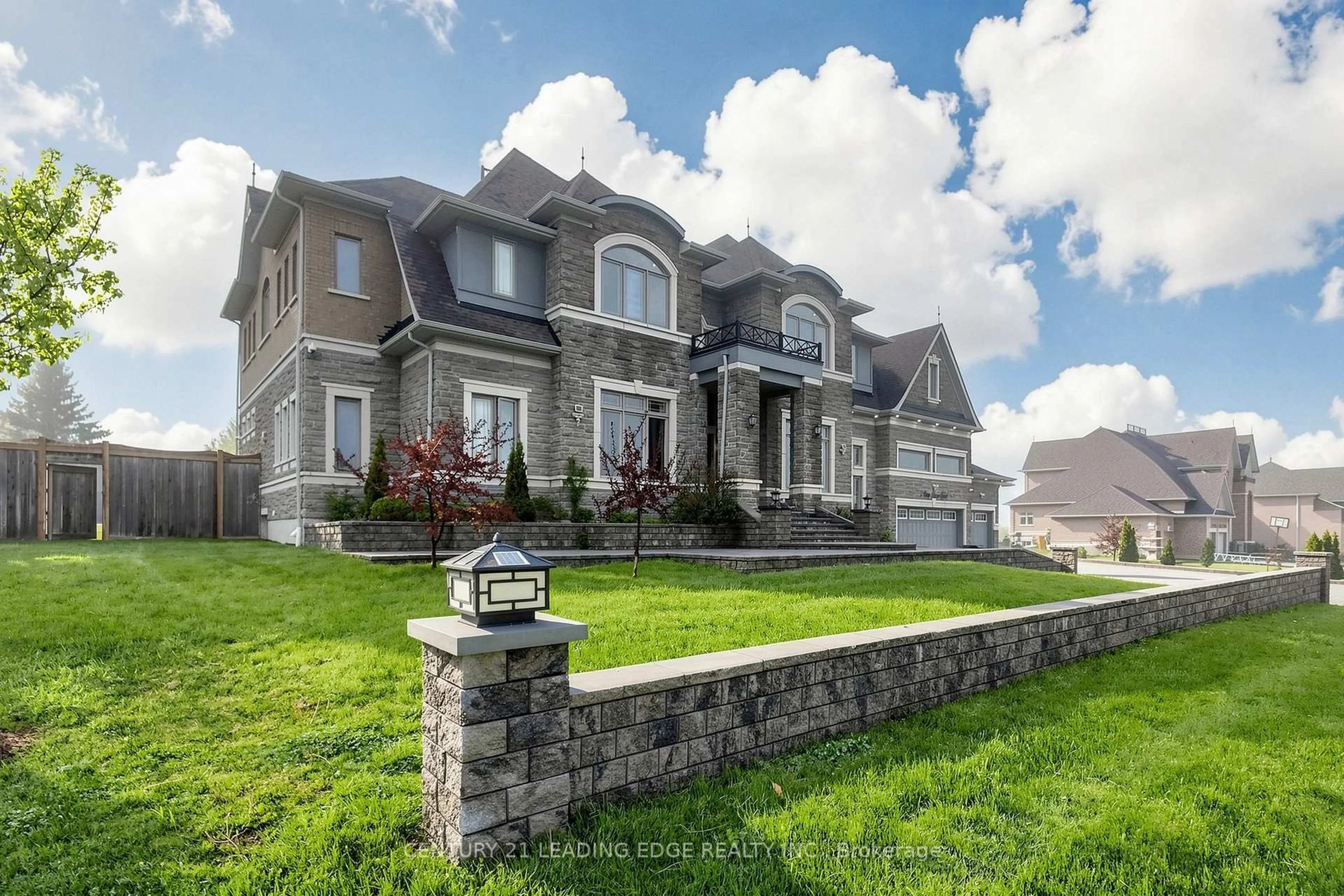 Home with brick exterior material, street for 2 Sam Davis Crt, Whitchurch-Stouffville Ontario L4A 4R4
