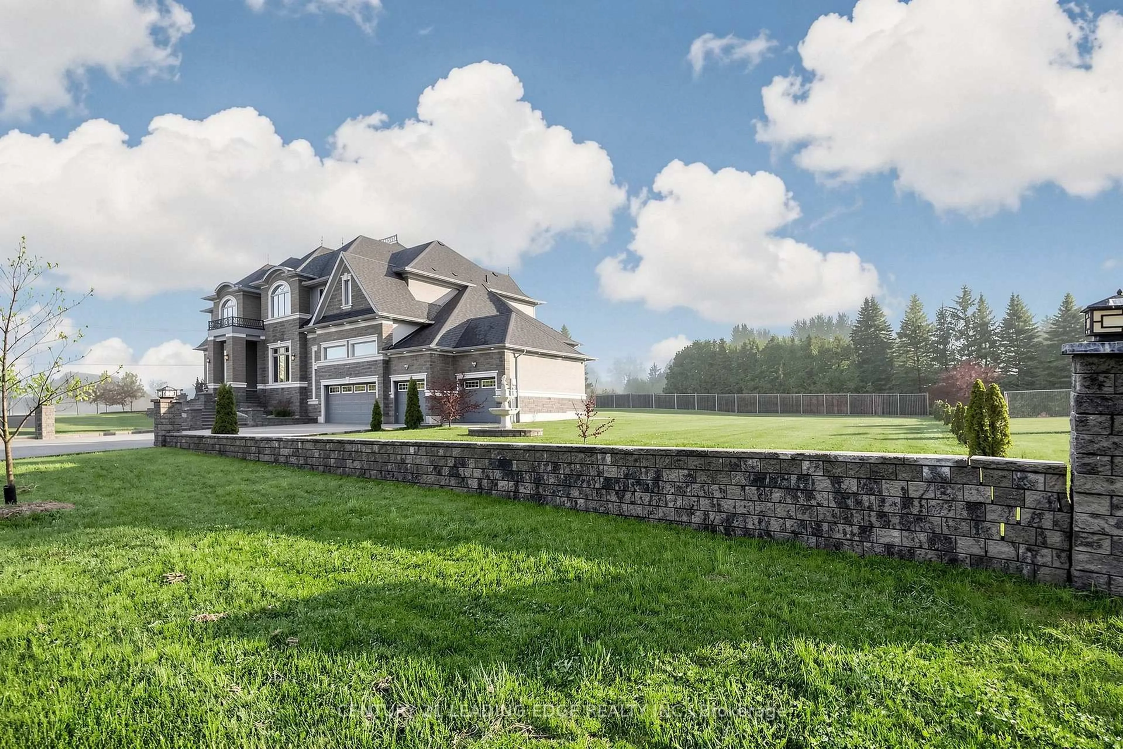 A pic from outside/outdoor area/front of a property/back of a property/a pic from drone, mountain view for 2 Sam Davis Crt, Whitchurch-Stouffville Ontario L4A 4R4