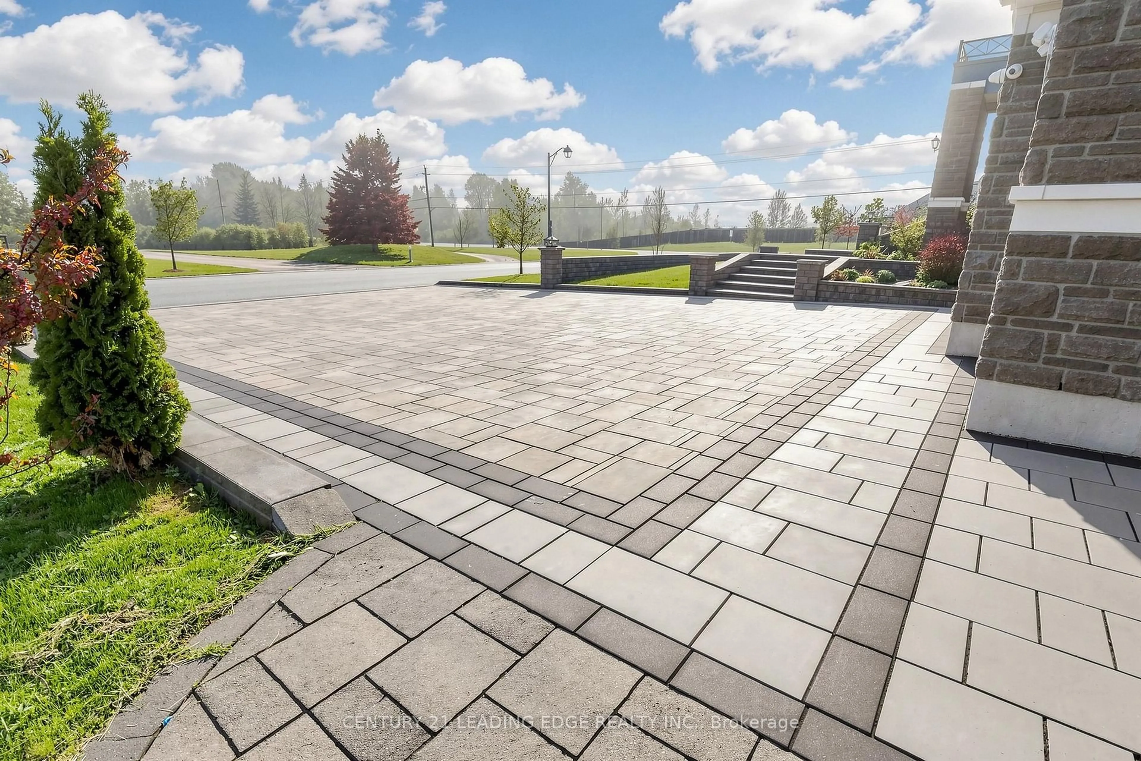 Patio, street for 2 Sam Davis Crt, Whitchurch-Stouffville Ontario L4A 4R4