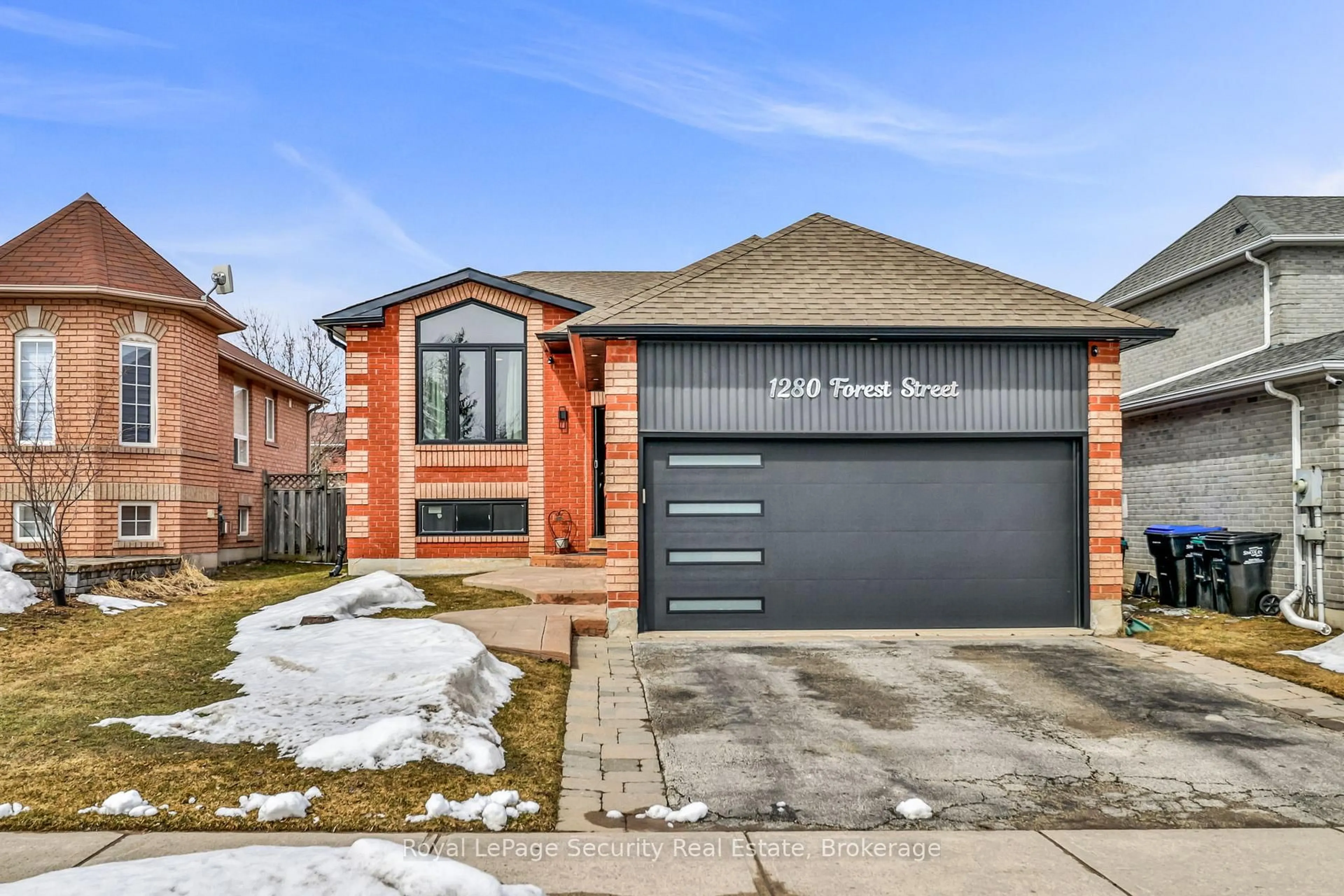 Home with brick exterior material, street for 1280 Forest St, Innisfil Ontario L9S 1Z6